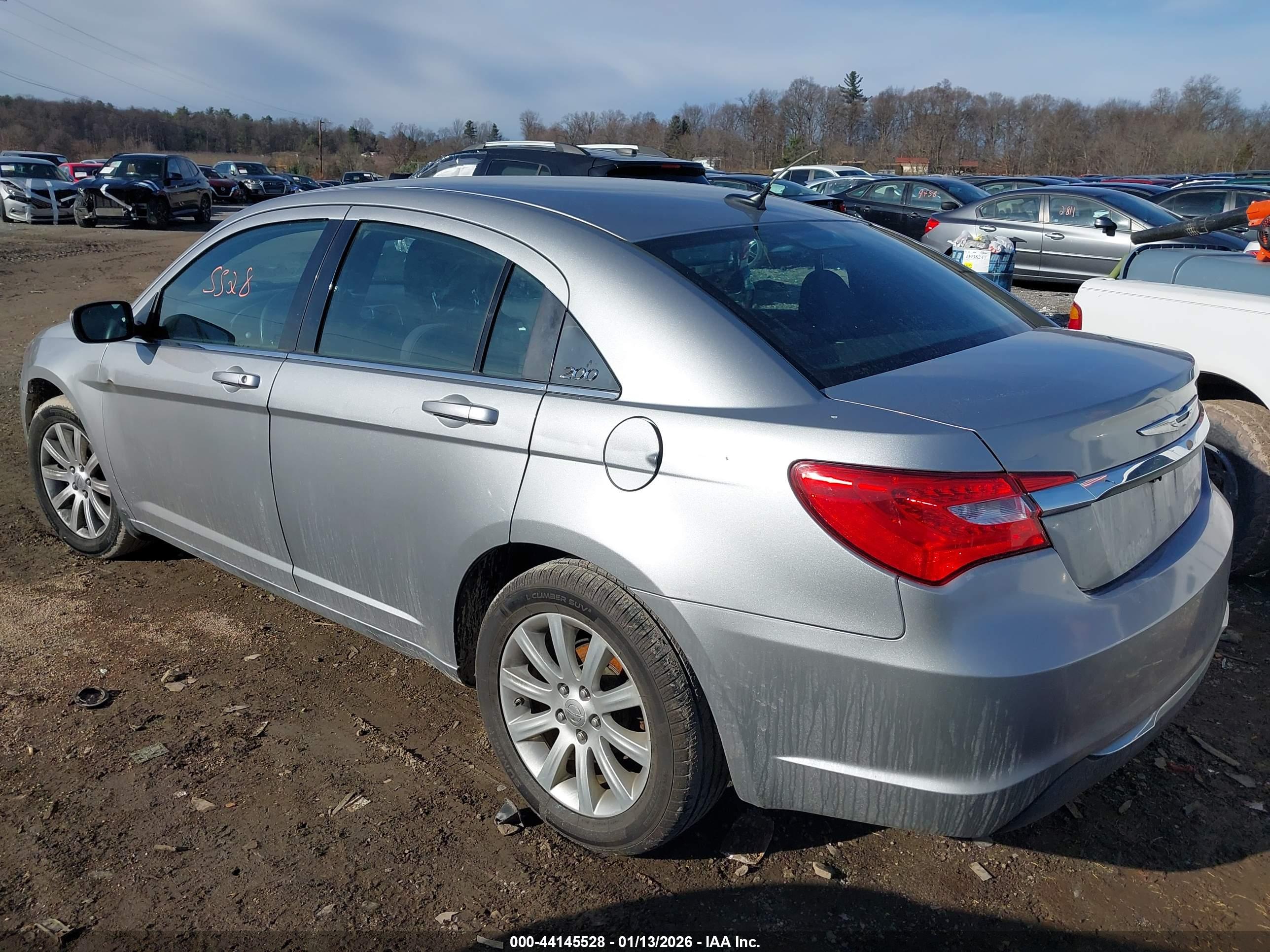 CHRYSLER 200 image 3