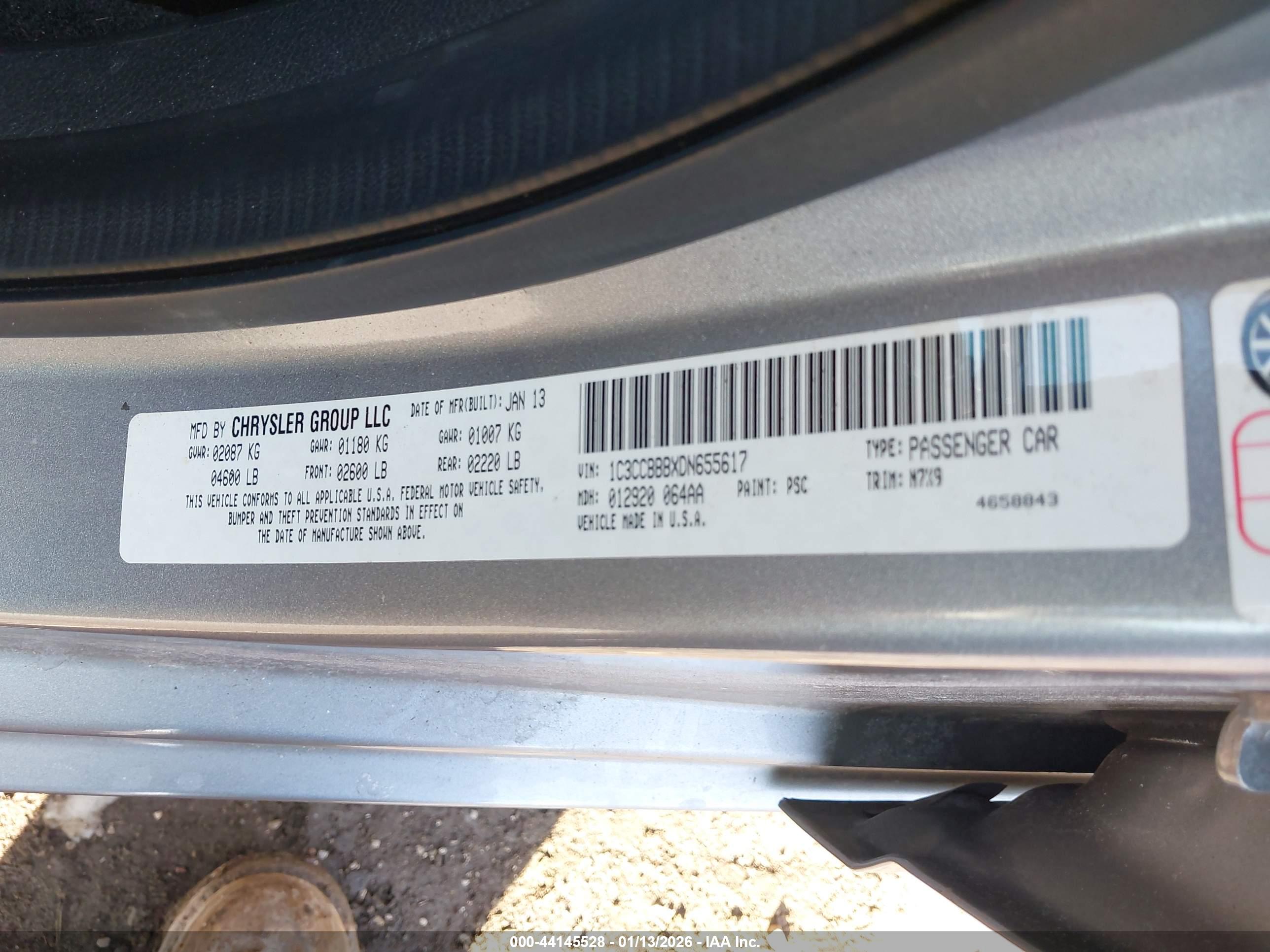 CHRYSLER 200 image 9