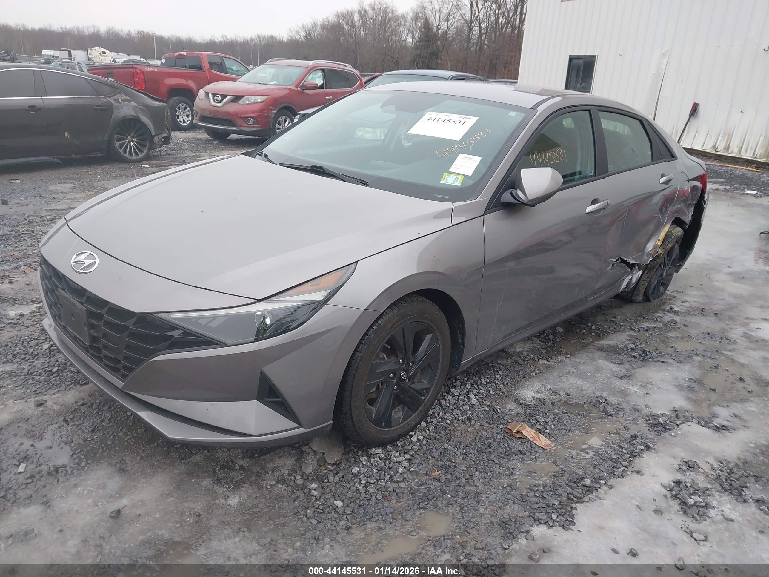 HYUNDAI ELANTRA image 2