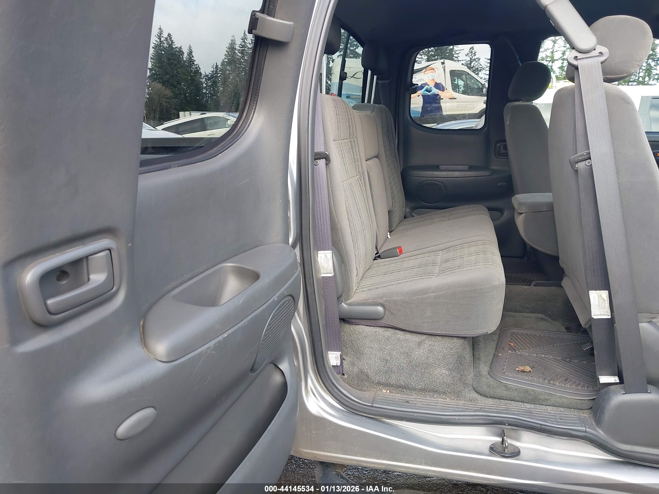 TOYOTA TUNDRA image 8