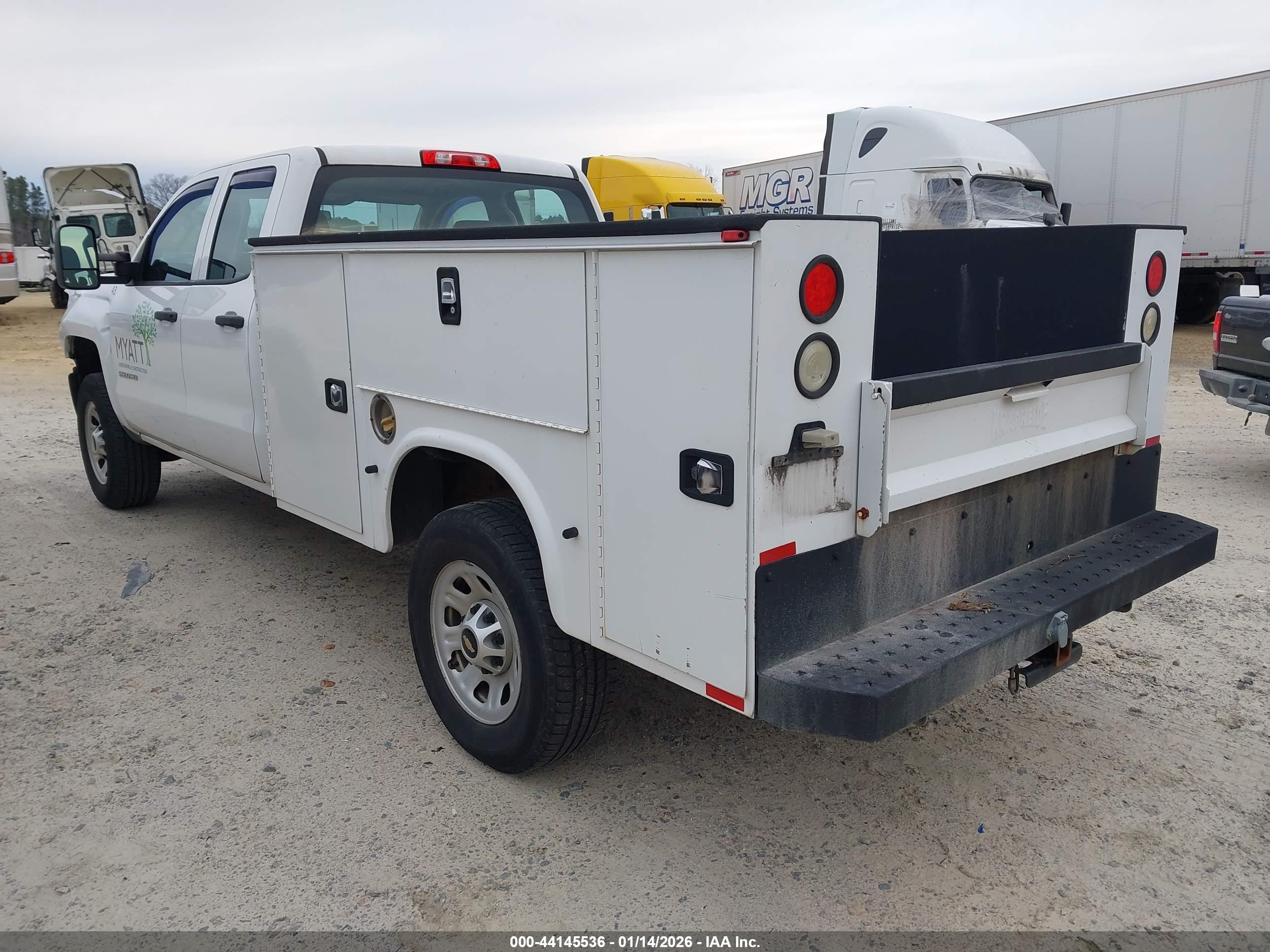 CHEVROLET SILVERADO image 3