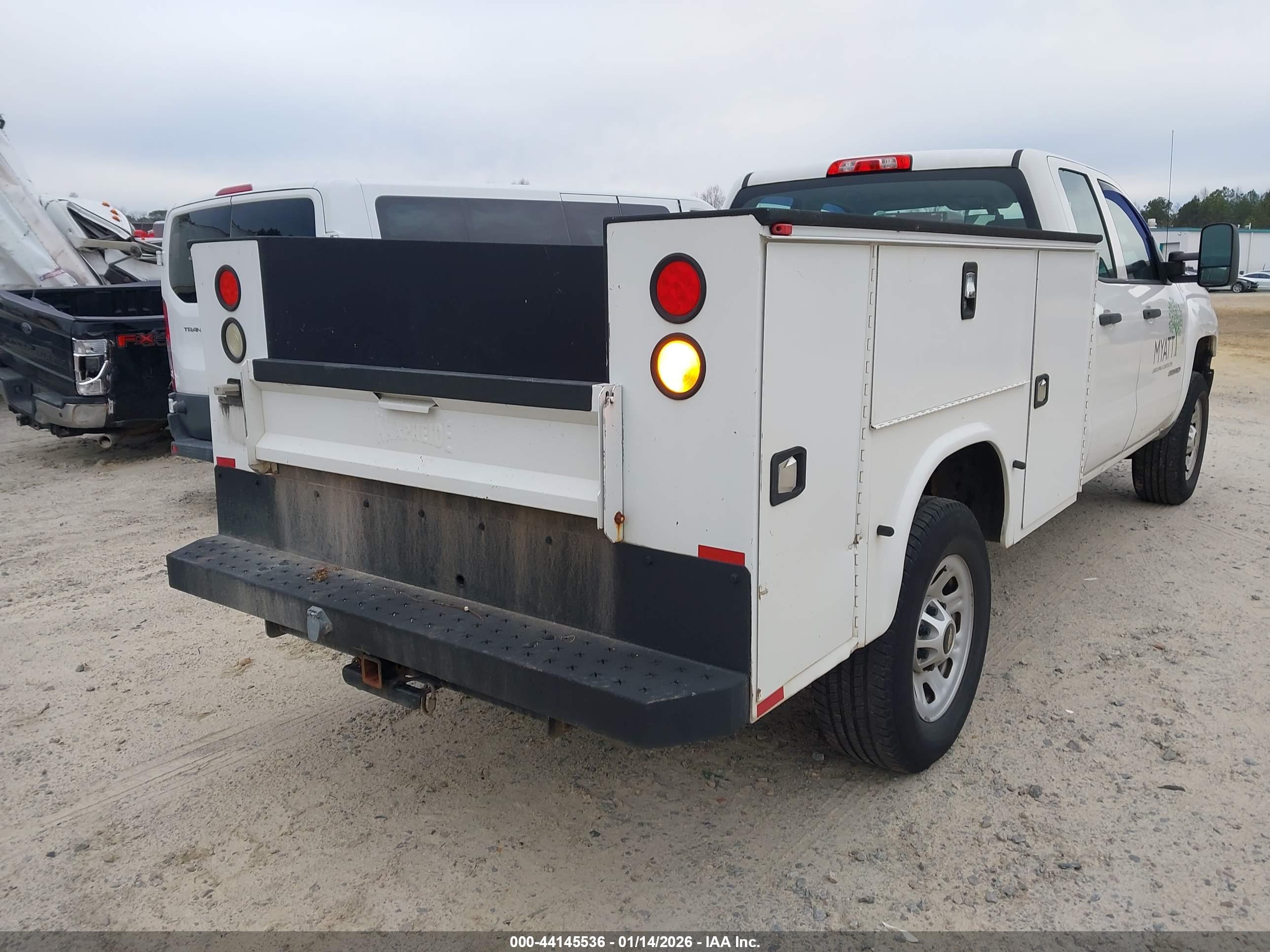 CHEVROLET SILVERADO image 4