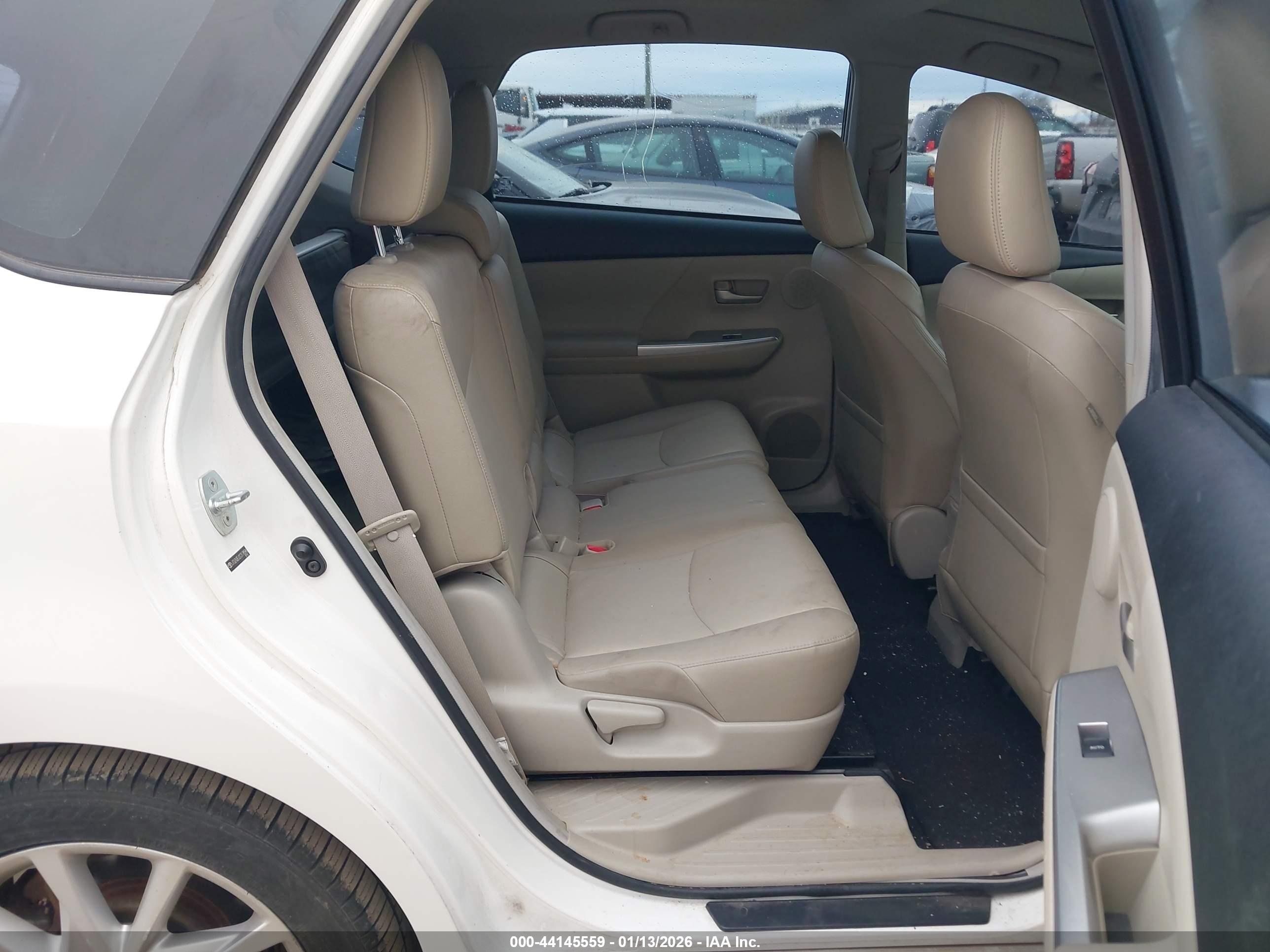 TOYOTA PRIUS image 8