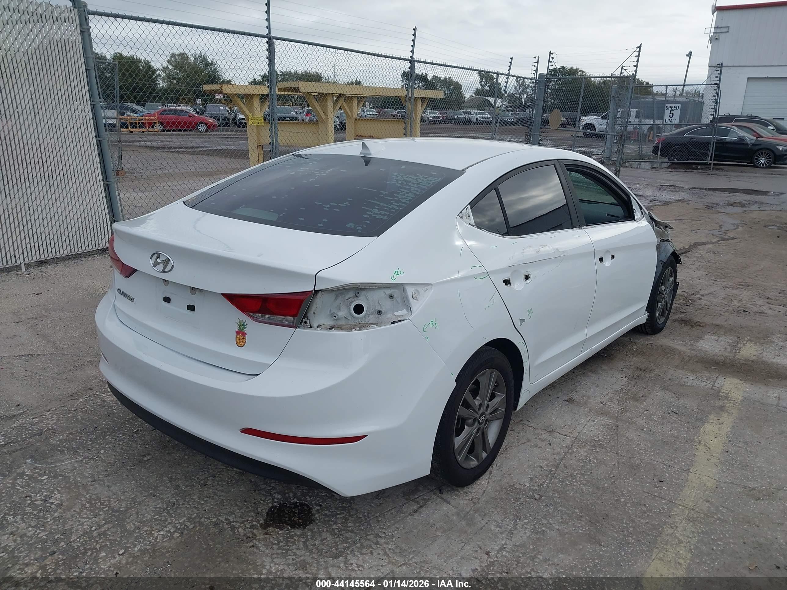 HYUNDAI ELANTRA image 4