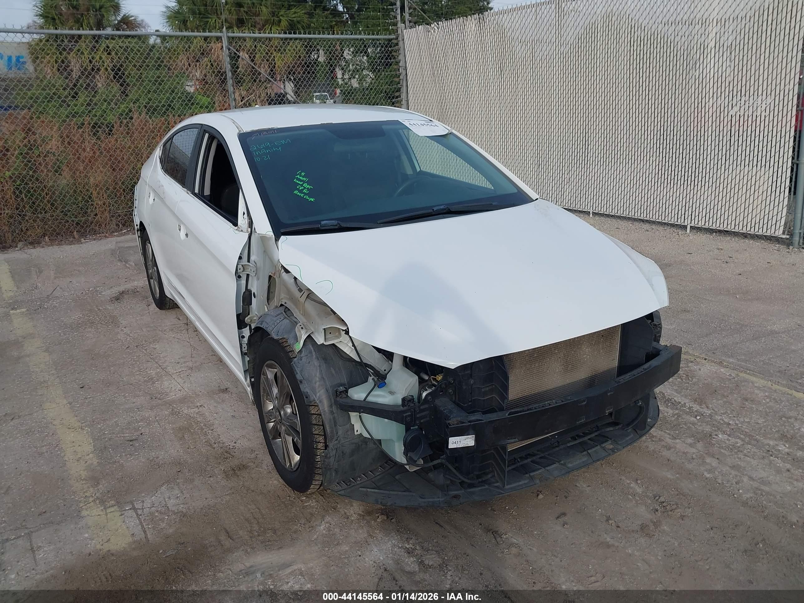 HYUNDAI ELANTRA image 6
