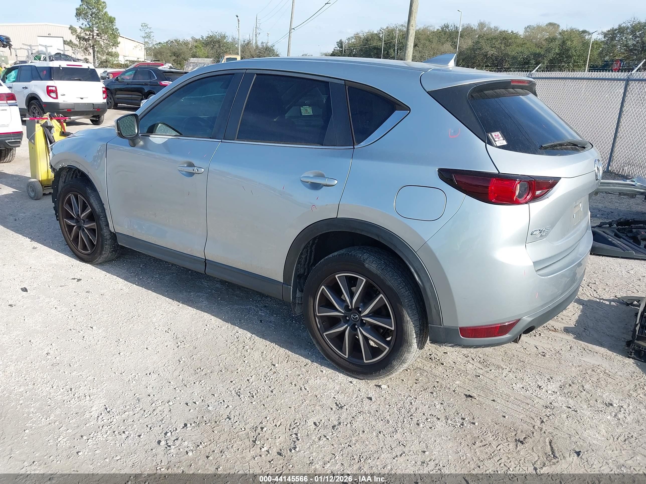MAZDA CX-5 image 3