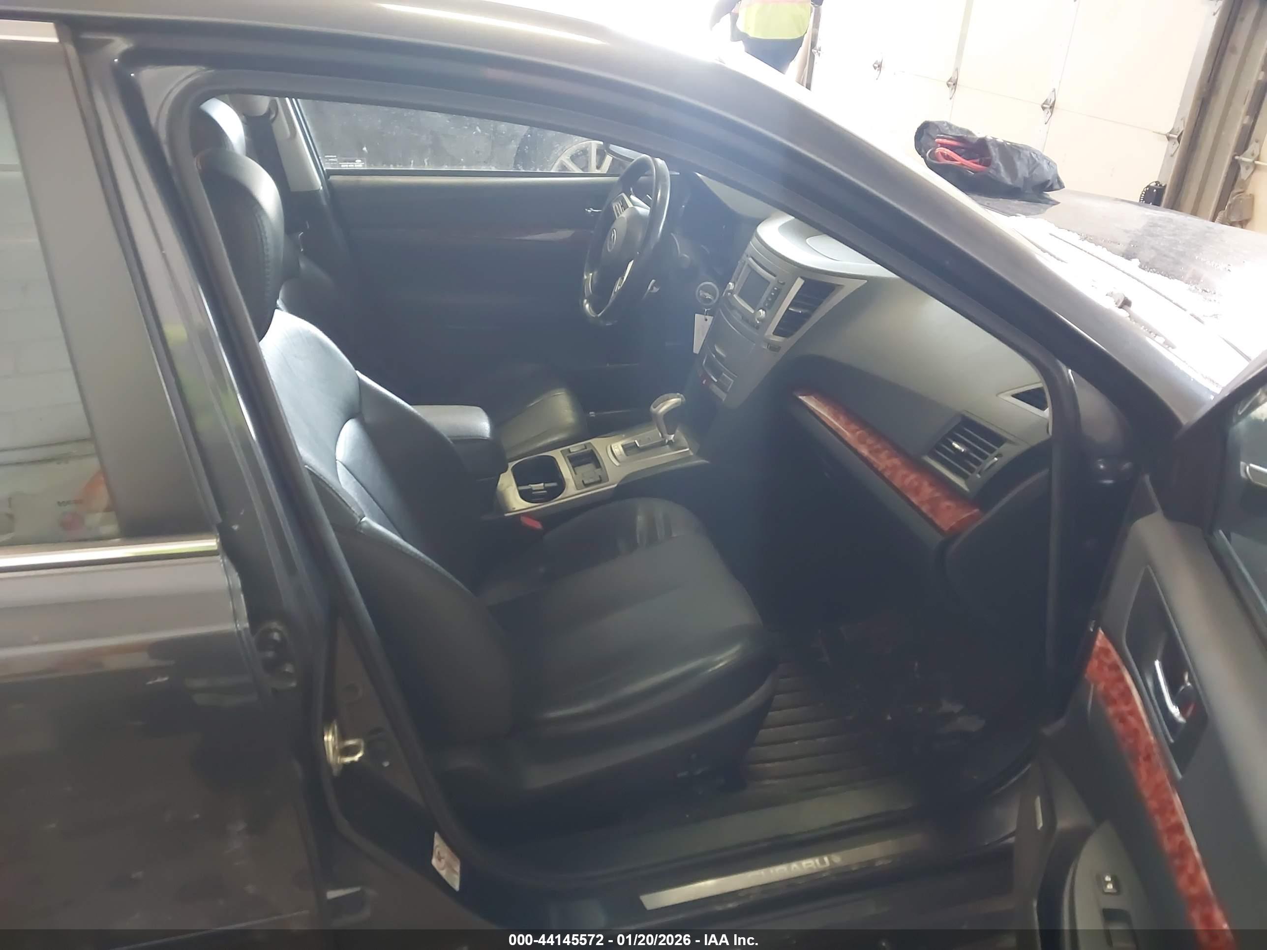 SUBARU LEGACY image 5