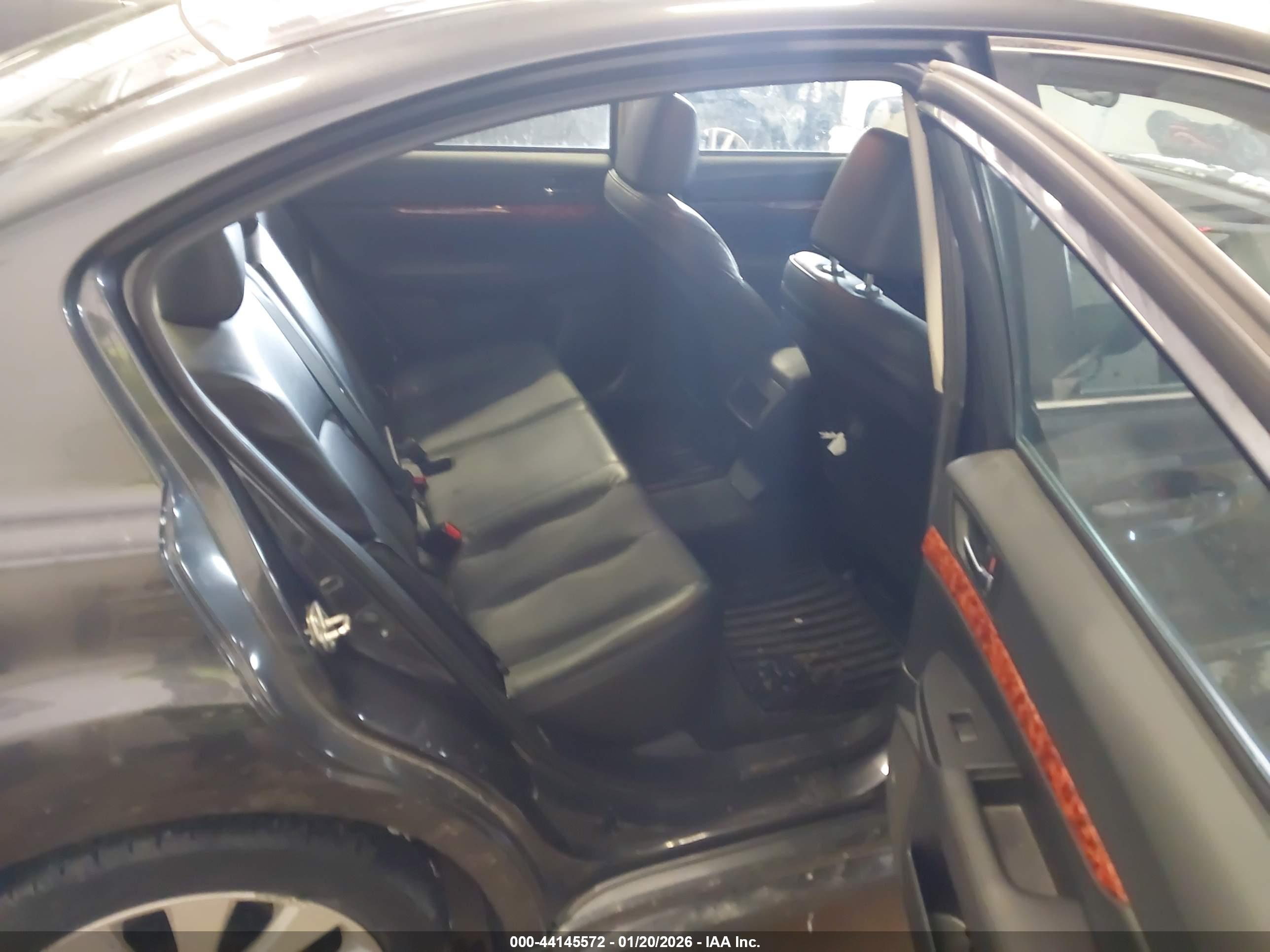 SUBARU LEGACY image 8
