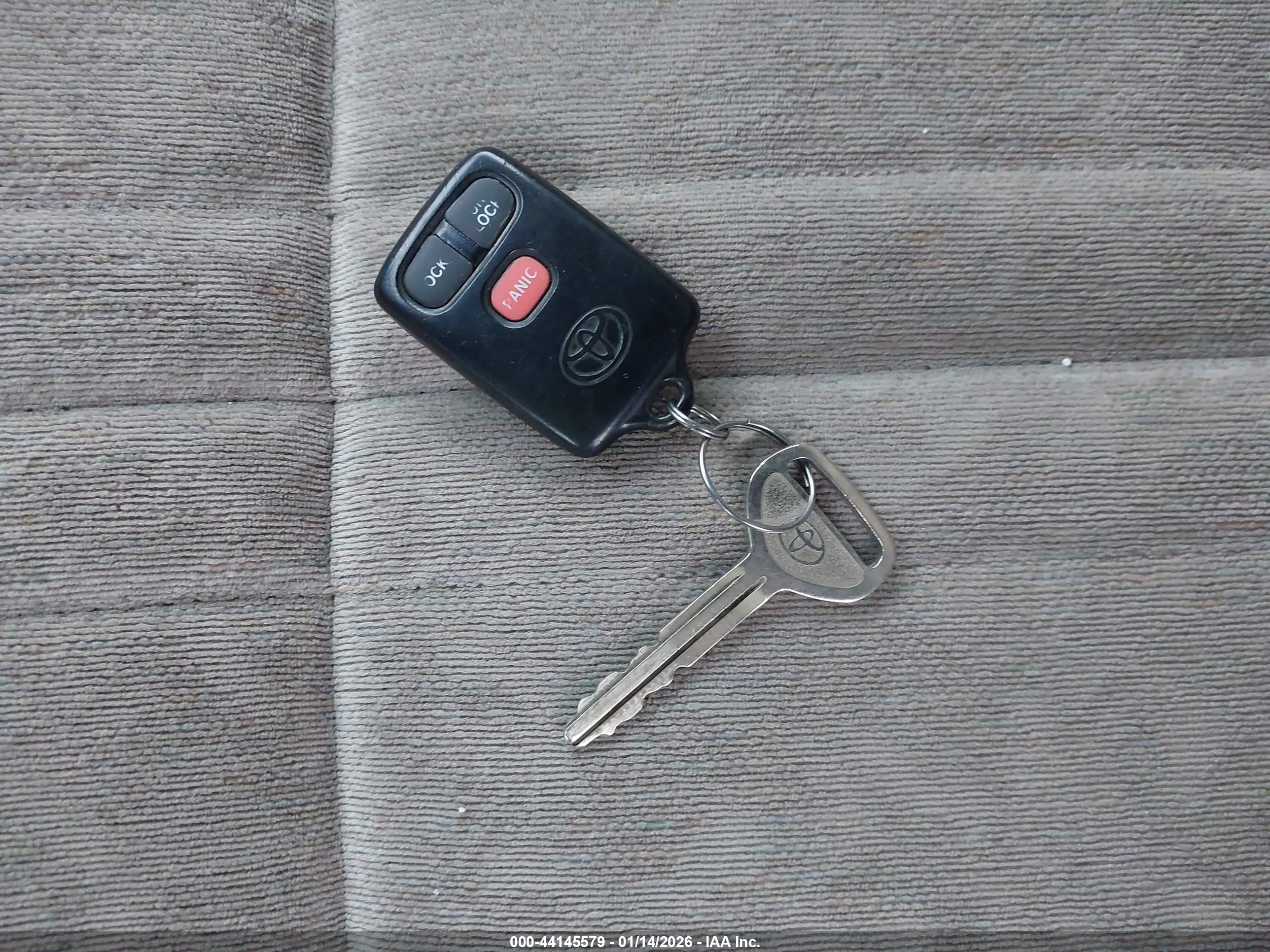 TOYOTA SIENNA image 11
