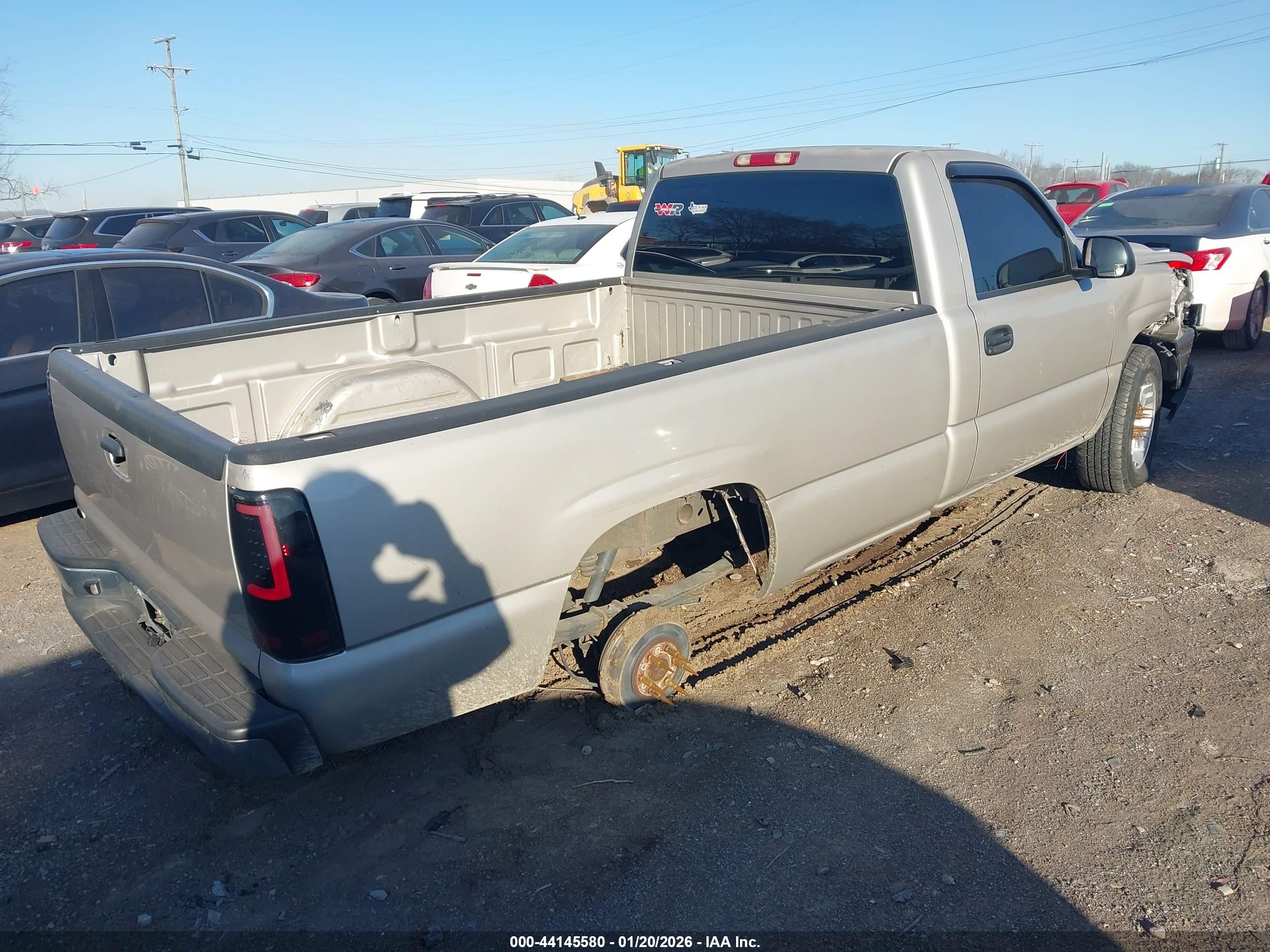 CHEVROLET SILVERADO image 4