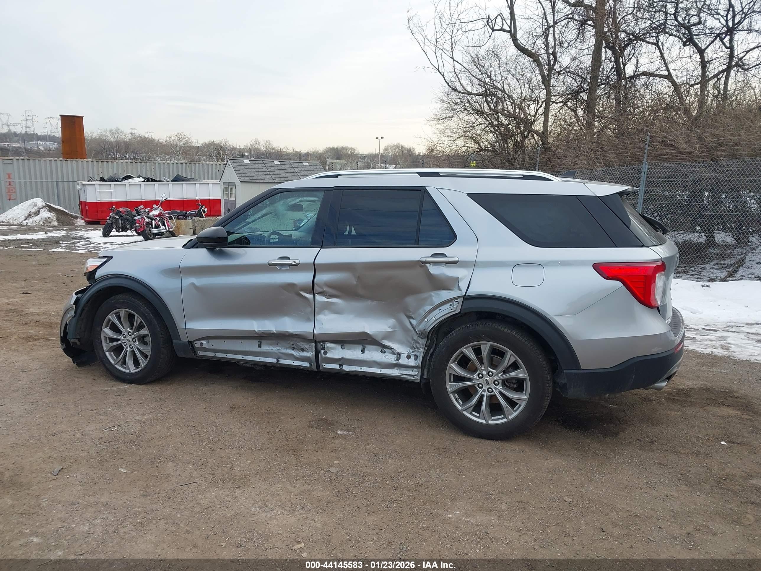 FORD EXPLORER image 6