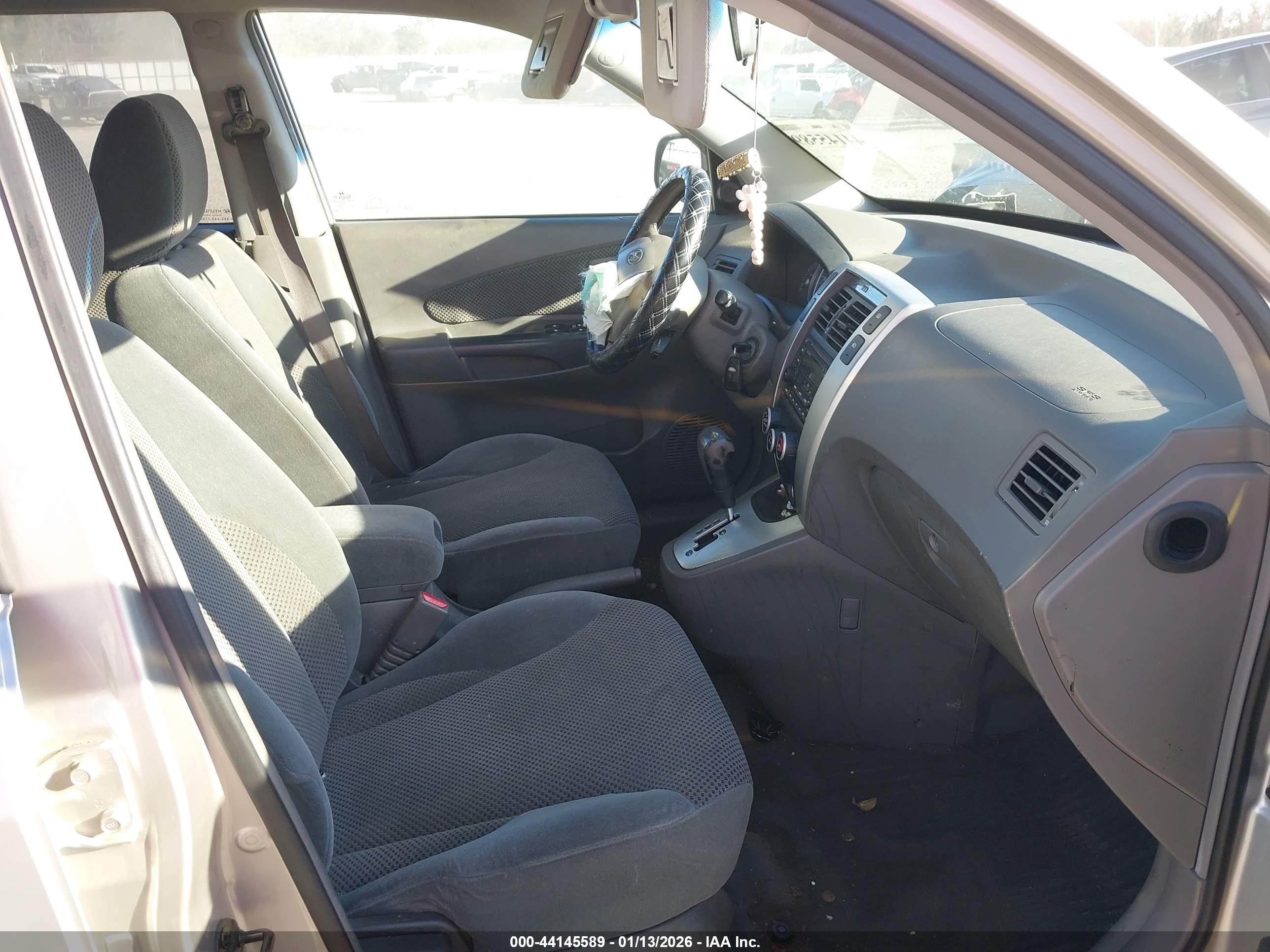 HYUNDAI TUCSON image 5