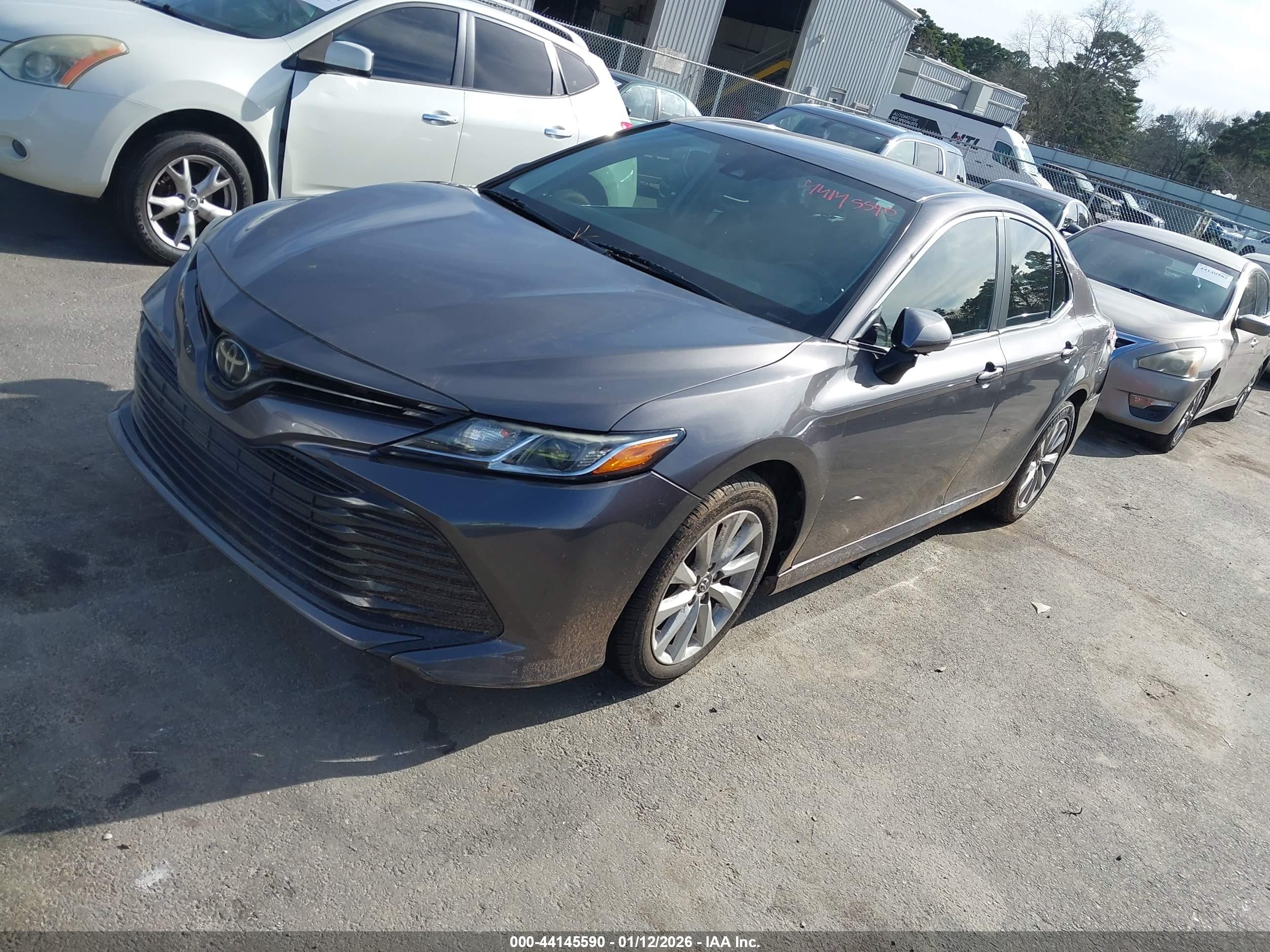 TOYOTA CAMRY image 2