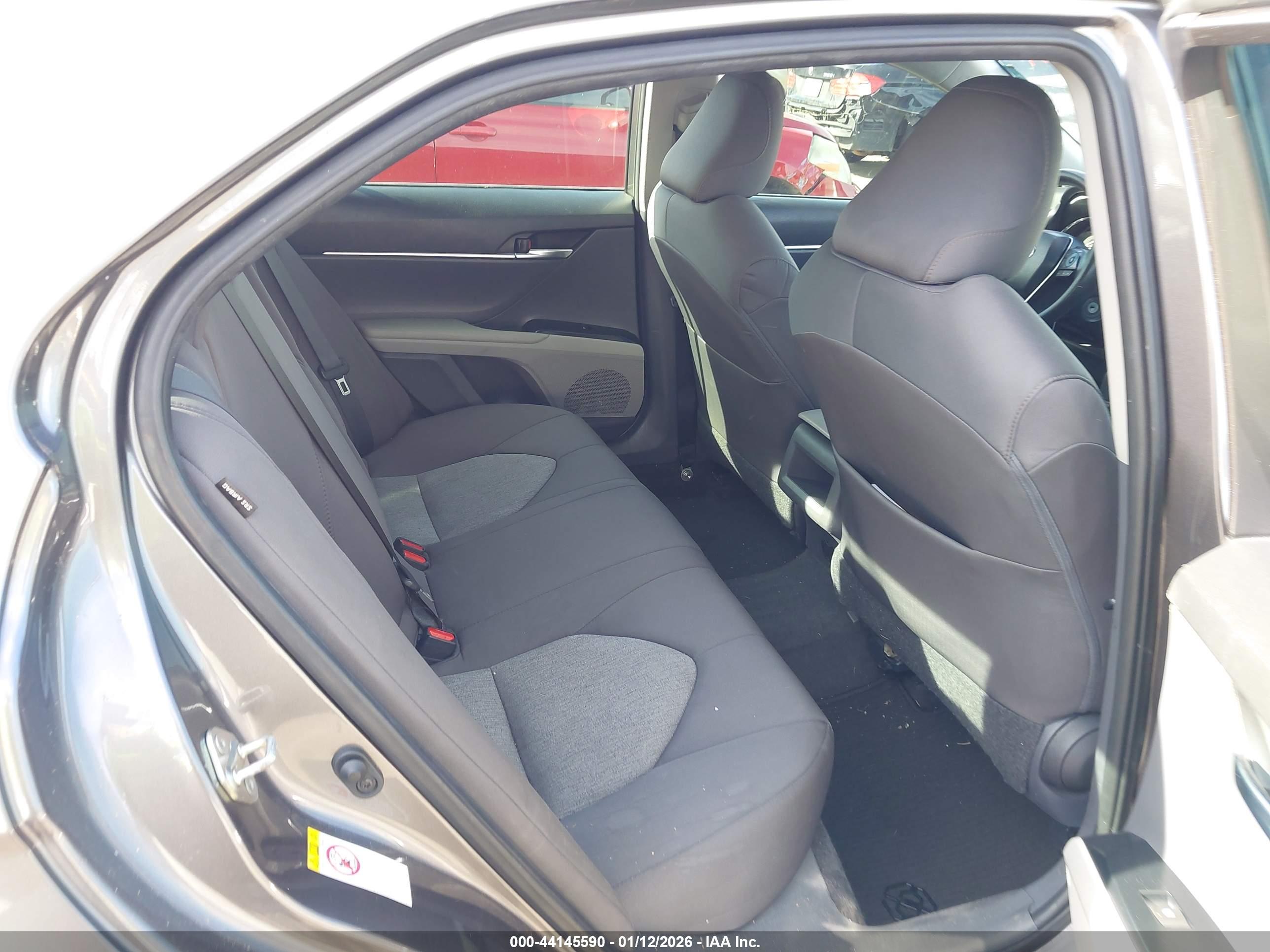 TOYOTA CAMRY image 8