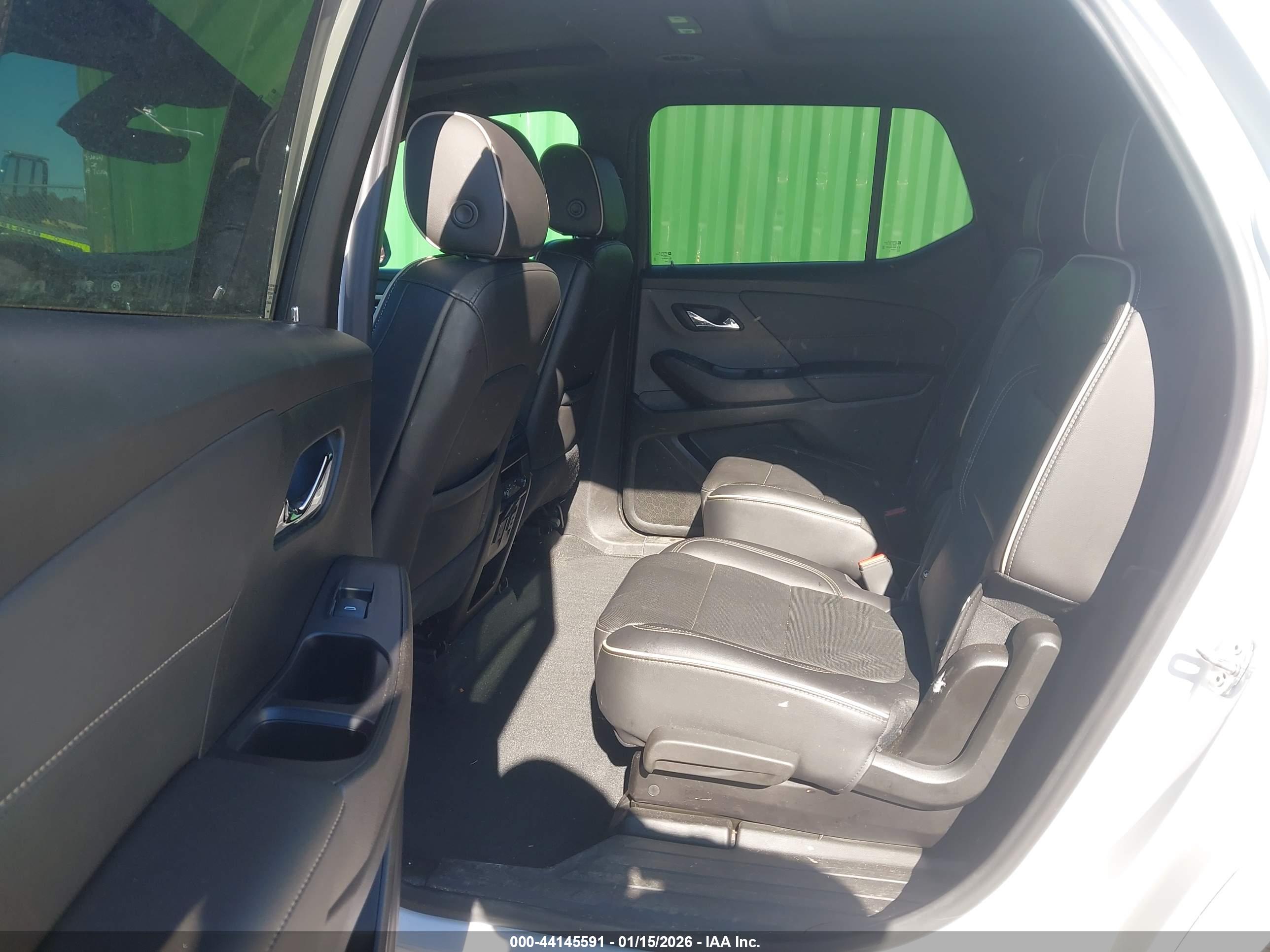 CHEVROLET TRAVERSE image 8