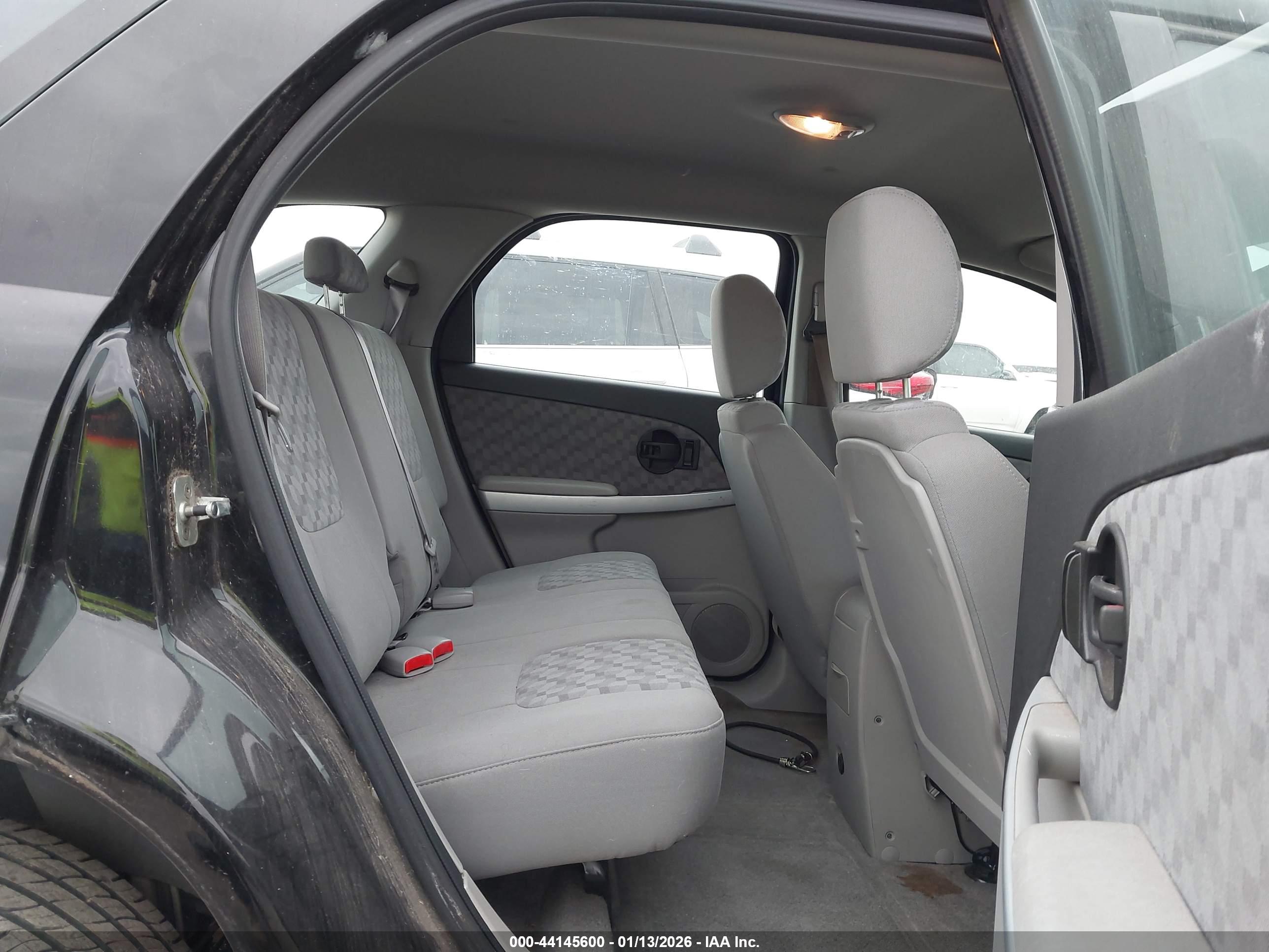 CHEVROLET EQUINOX image 8