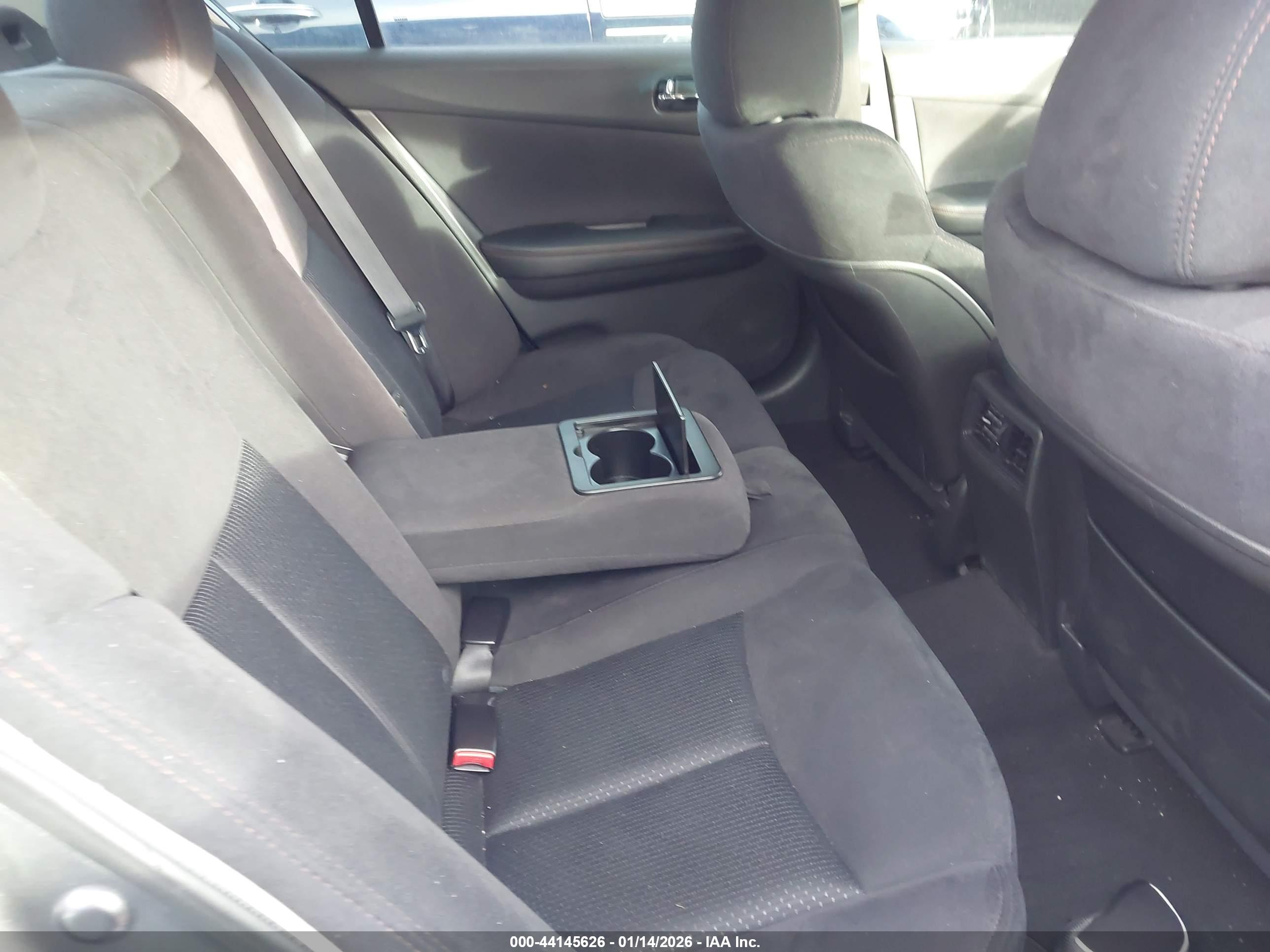 NISSAN MAXIMA image 5