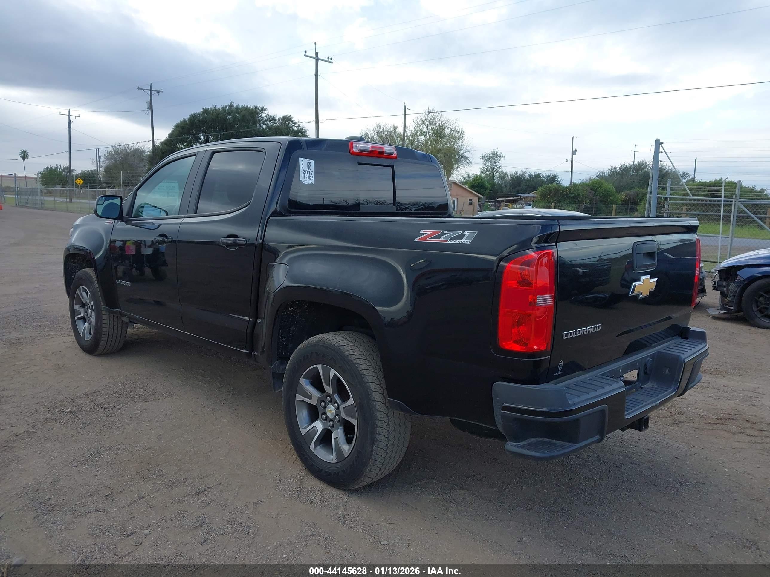 CHEVROLET COLORADO image 3