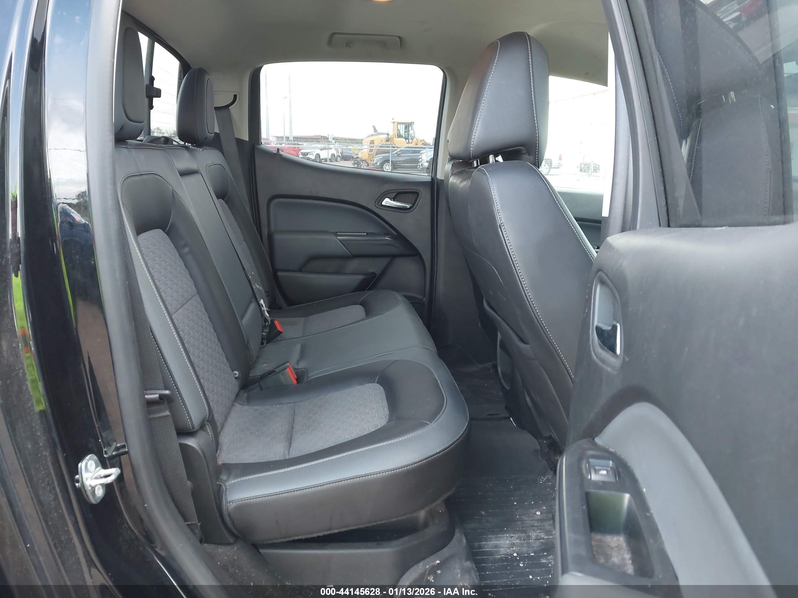 CHEVROLET COLORADO image 8