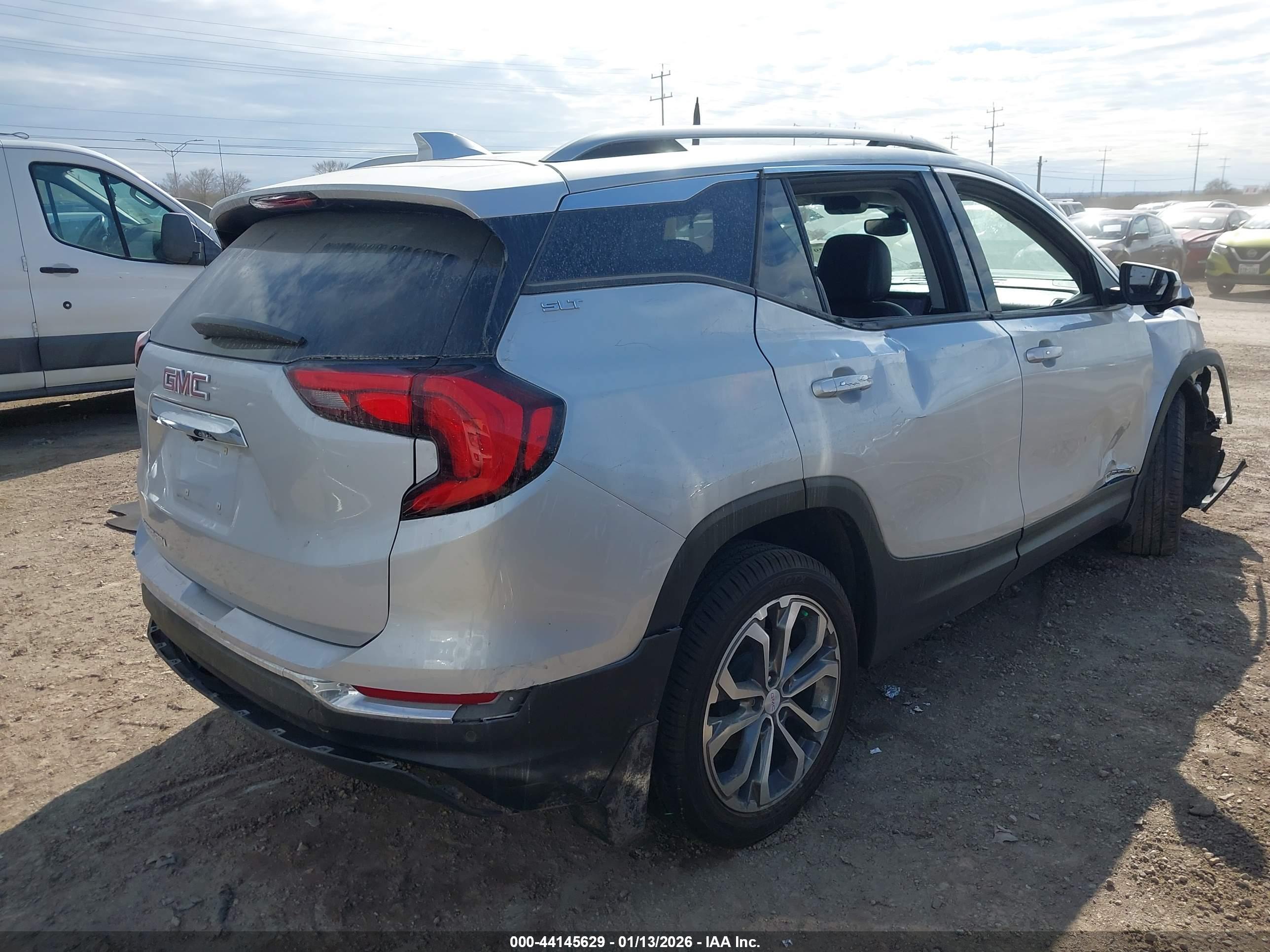 GMC TERRAIN image 4