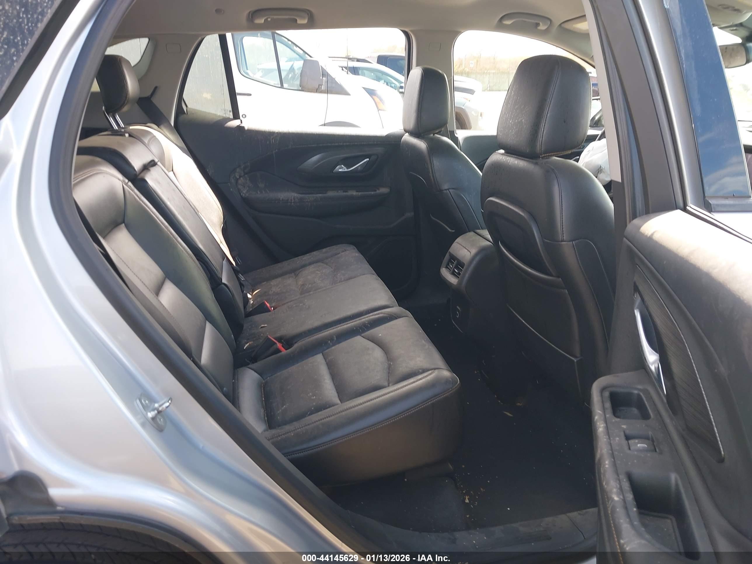 GMC TERRAIN image 8