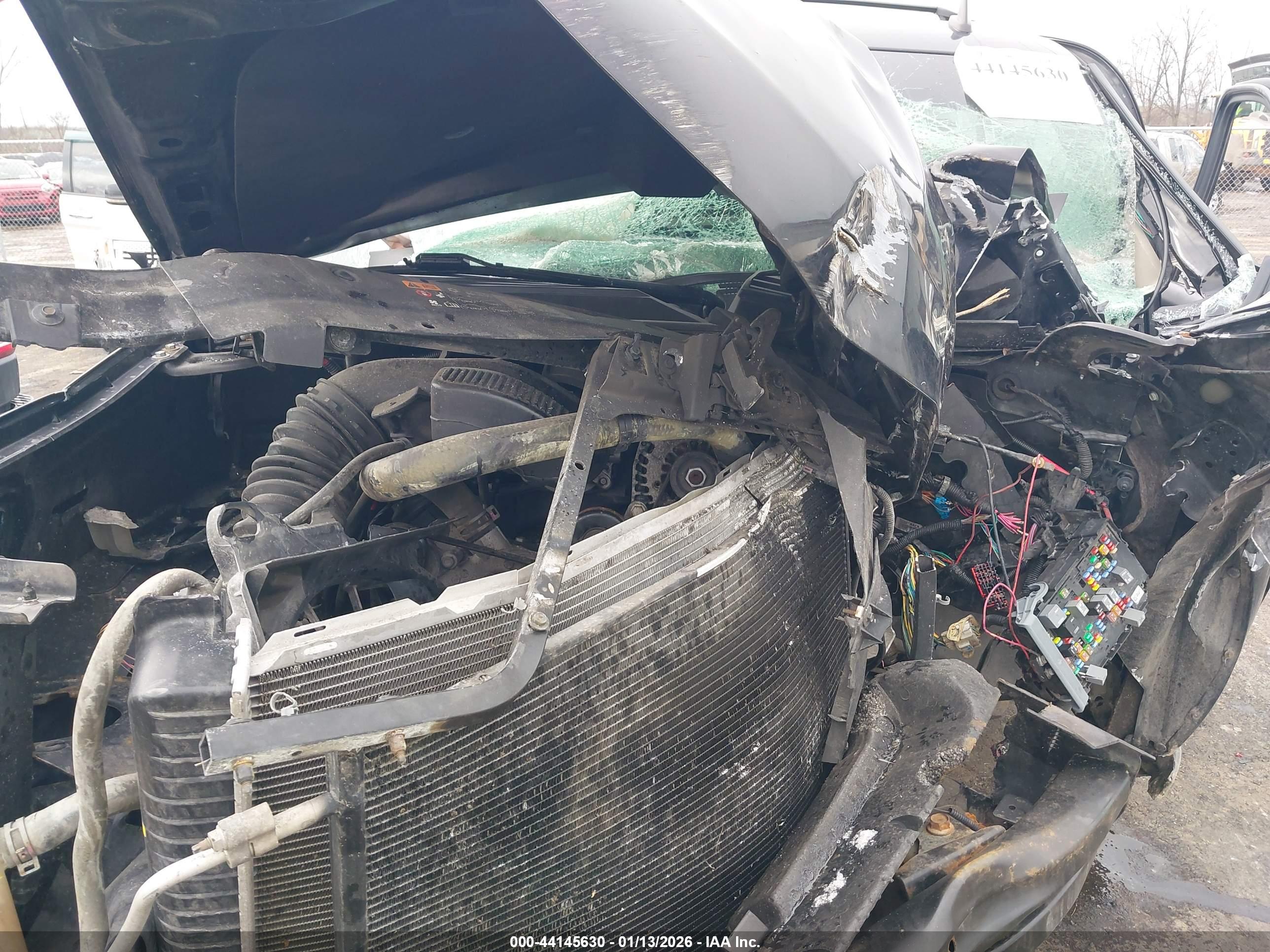 CHEVROLET TAHOE image 10
