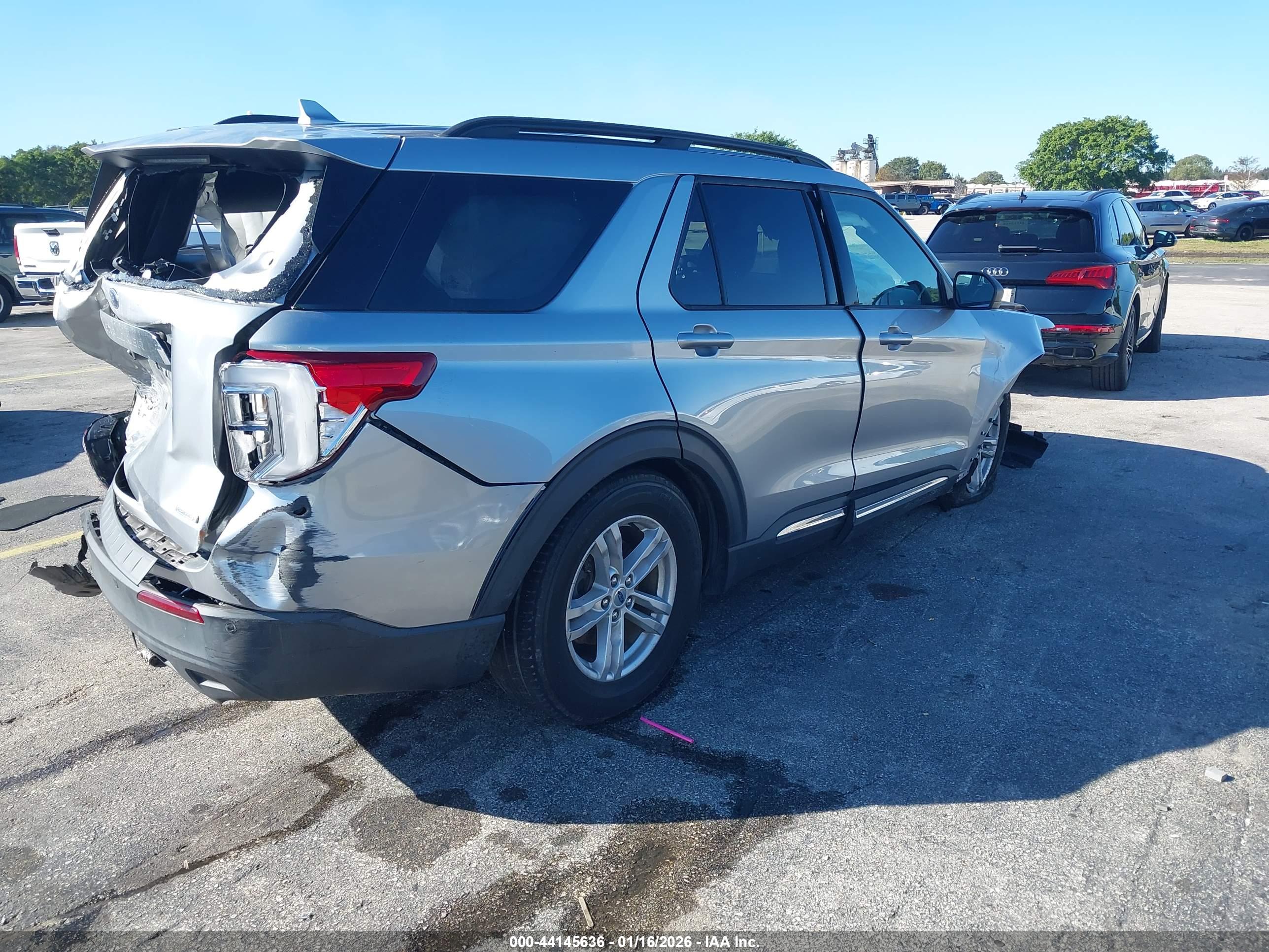 FORD EXPLORER image 4