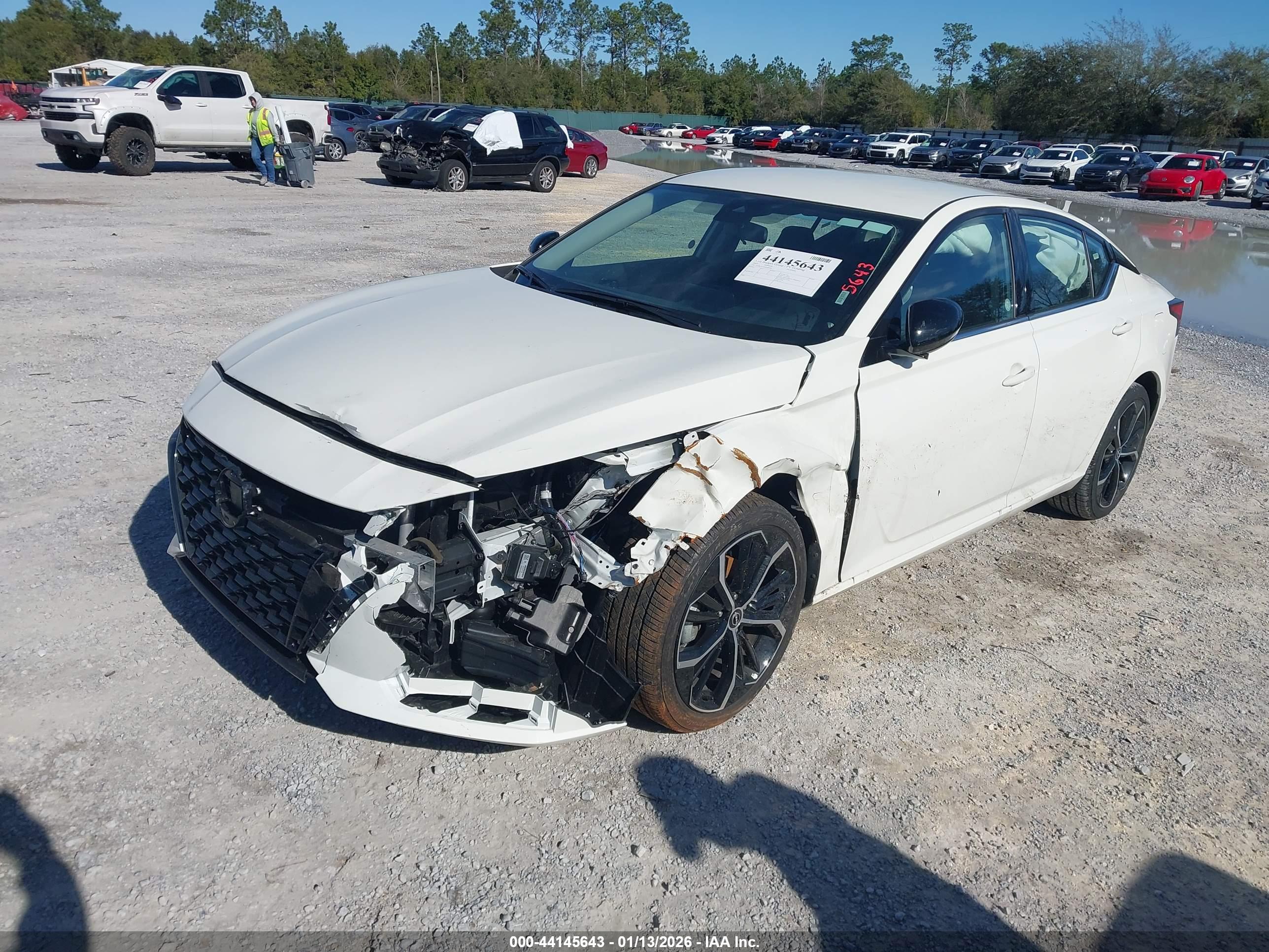 NISSAN ALTIMA image 2