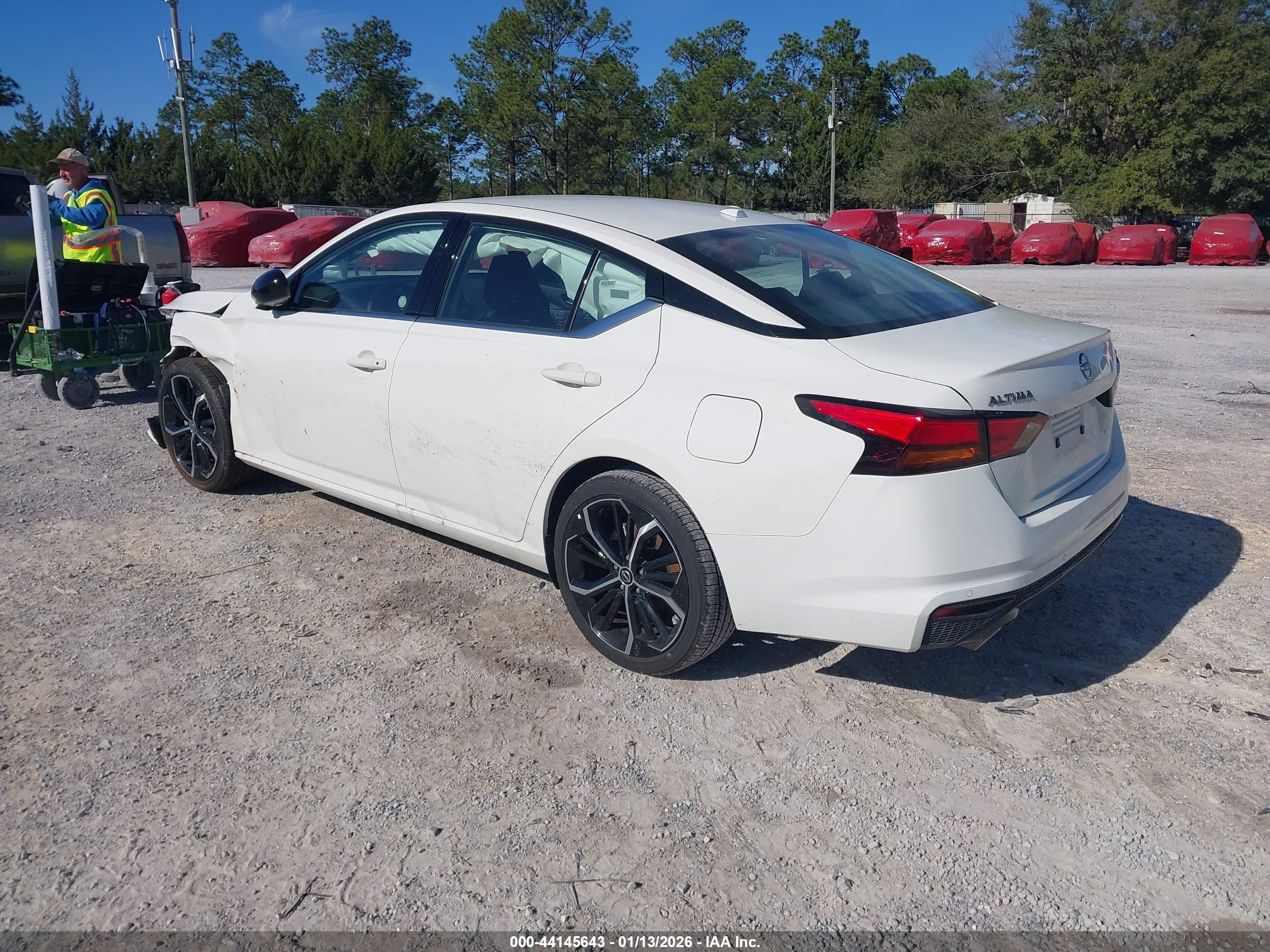 NISSAN ALTIMA image 3
