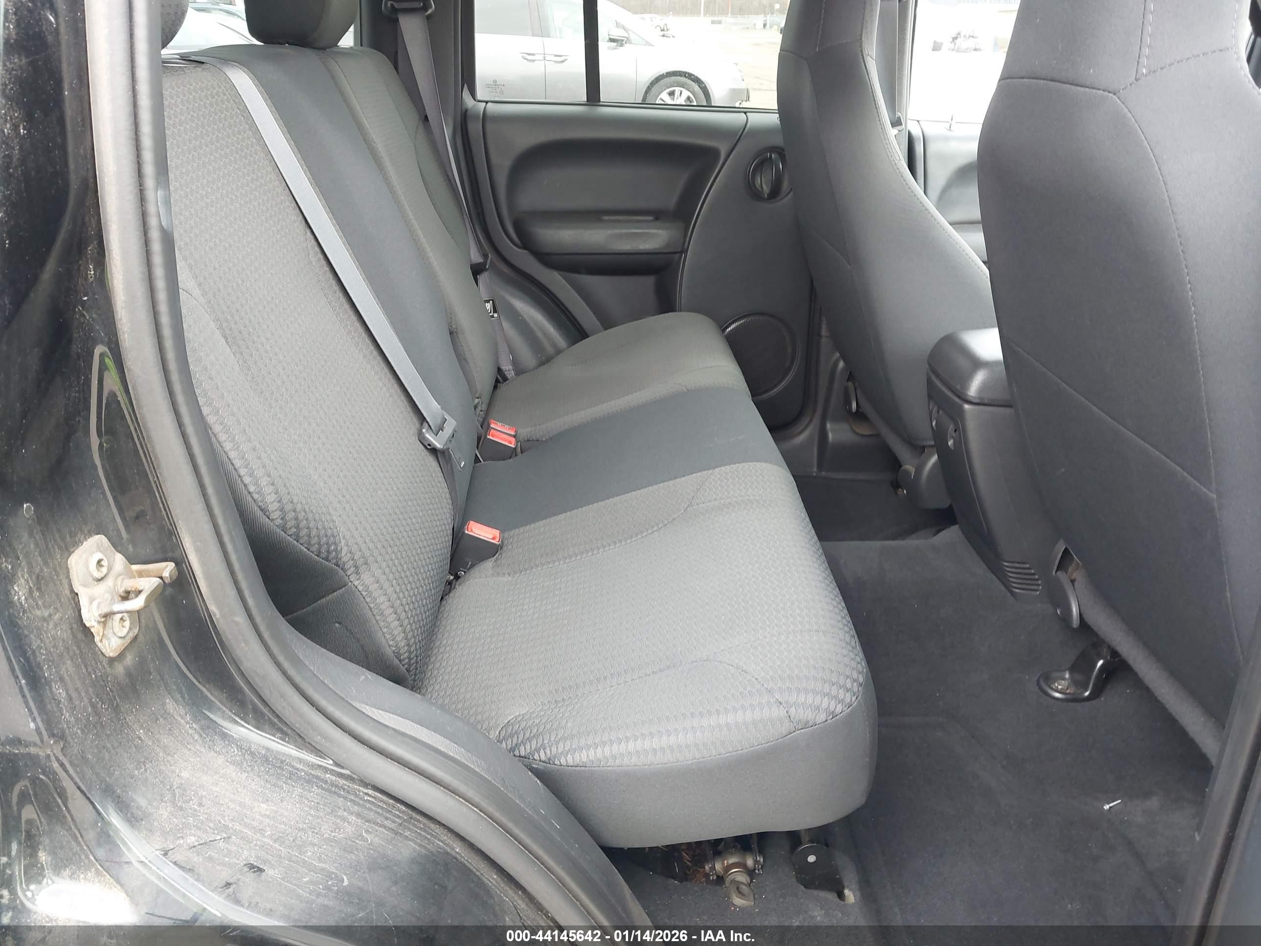 JEEP LIBERTY image 8