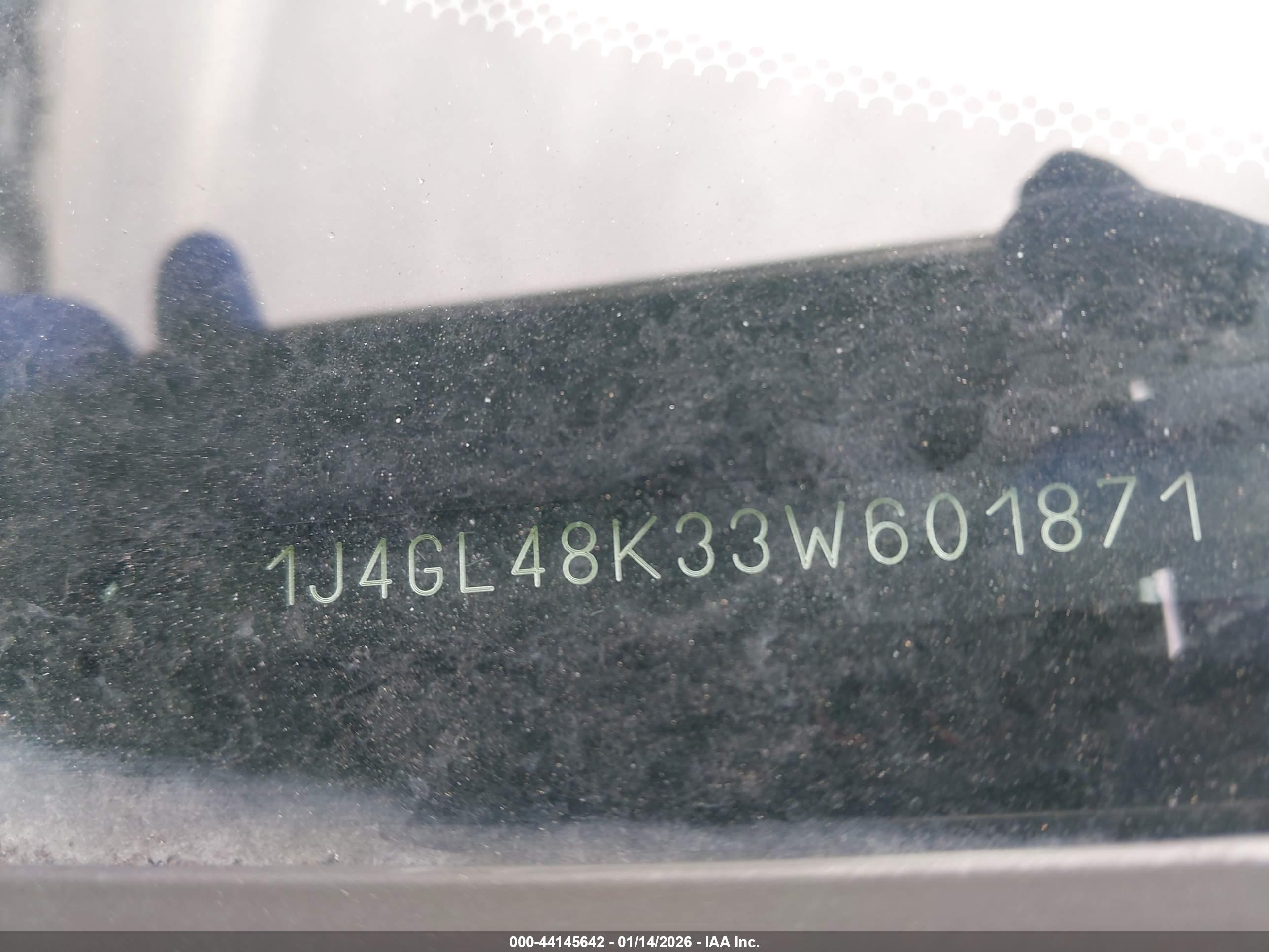 JEEP LIBERTY image 9
