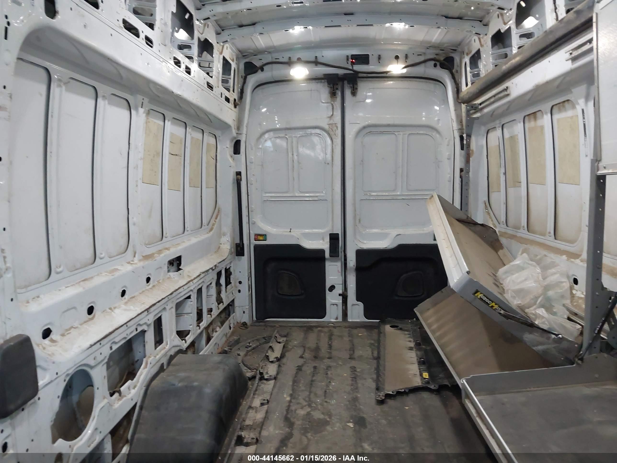 FORD TRANSIT-350 image 7