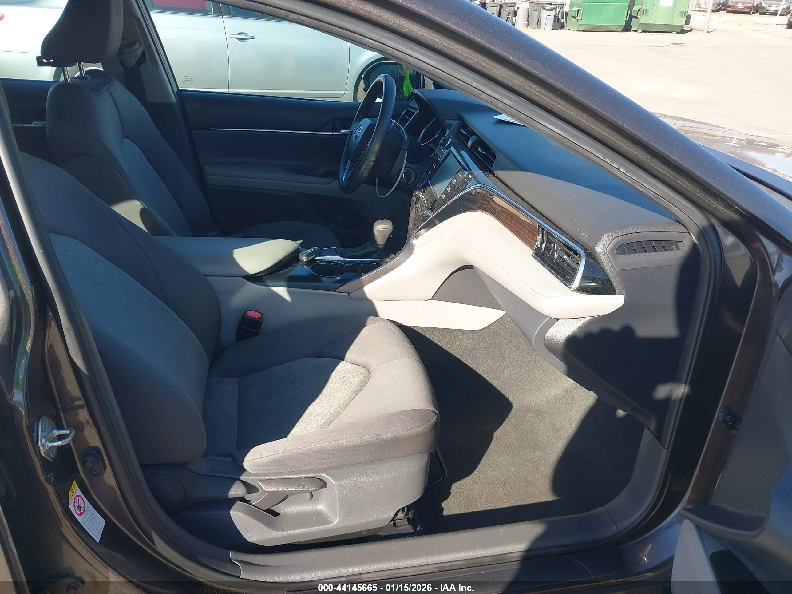 TOYOTA CAMRY image 5