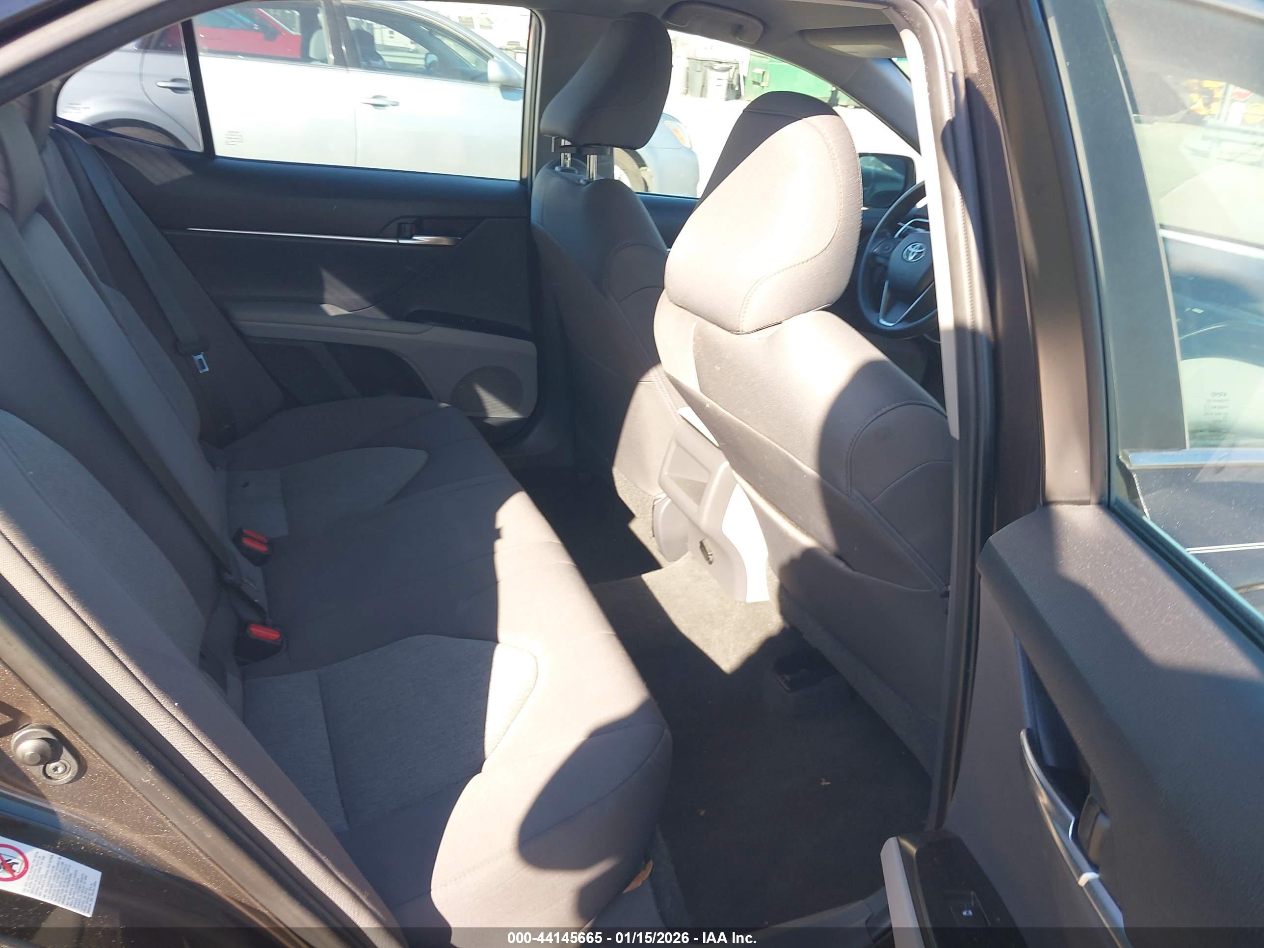 TOYOTA CAMRY image 8
