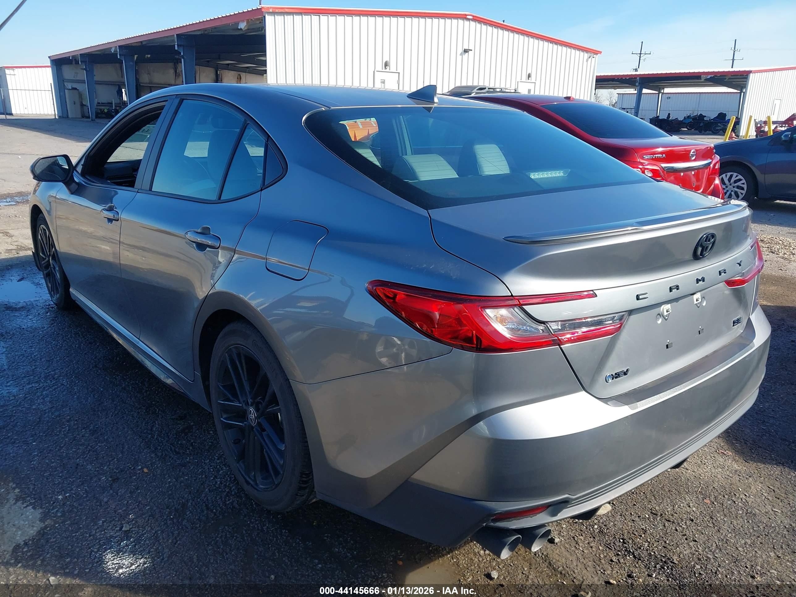 TOYOTA CAMRY image 3