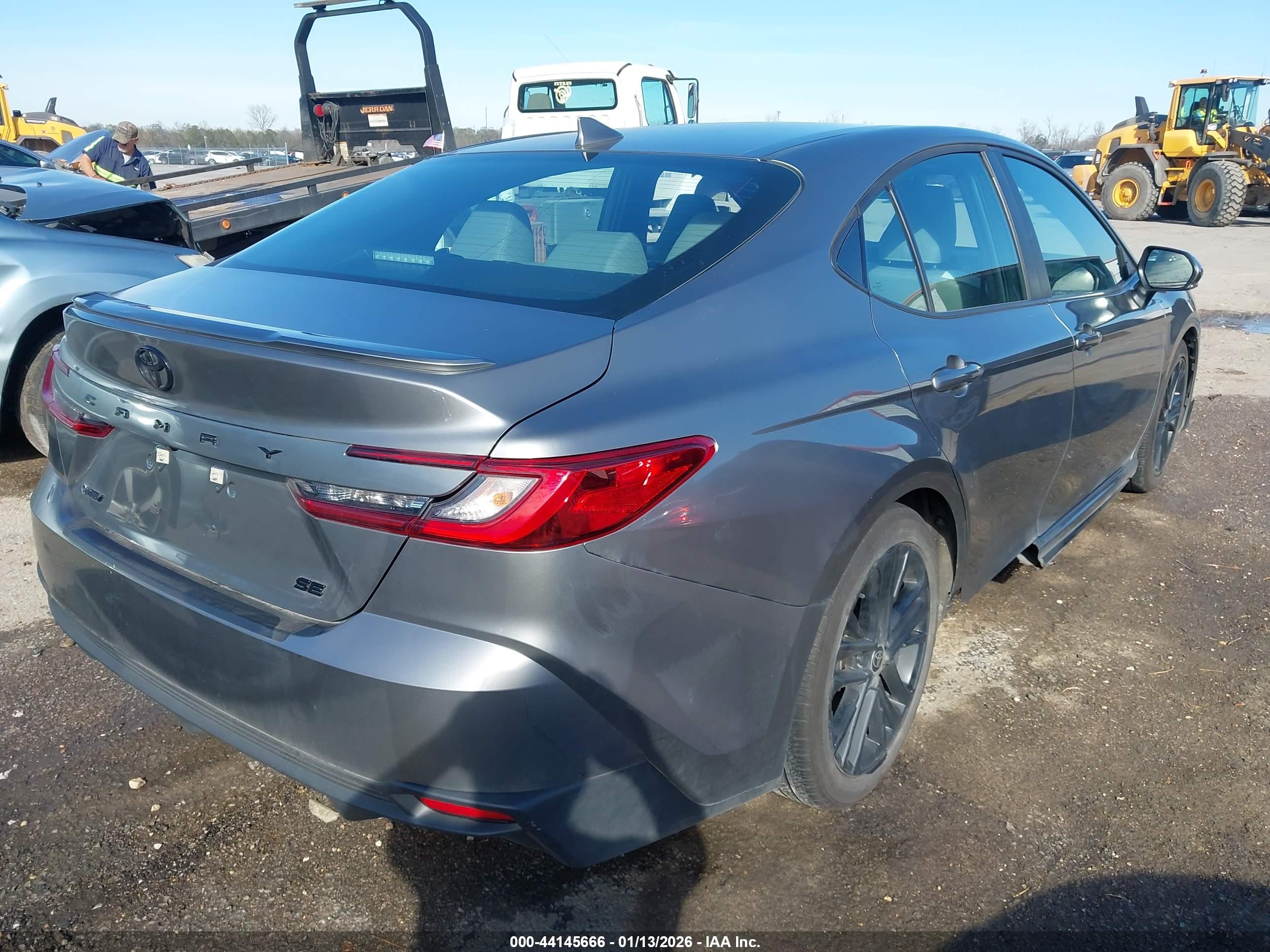 TOYOTA CAMRY image 4