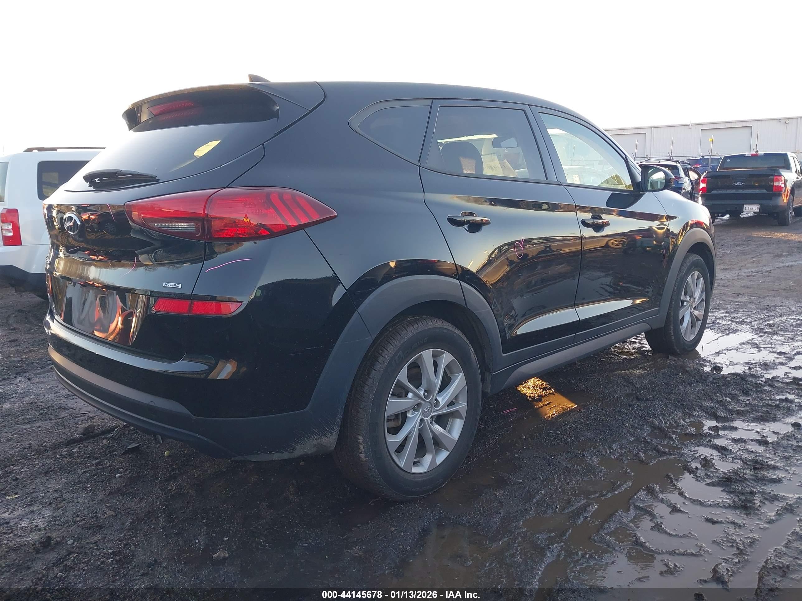 HYUNDAI TUCSON image 4