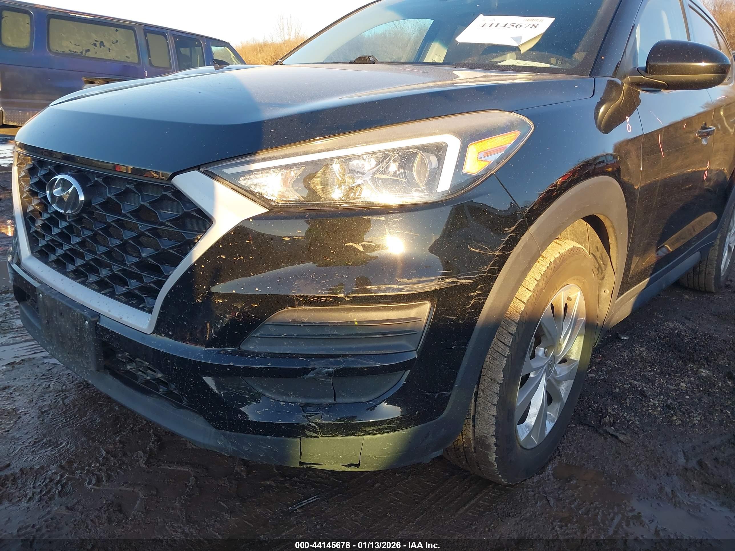HYUNDAI TUCSON image 6