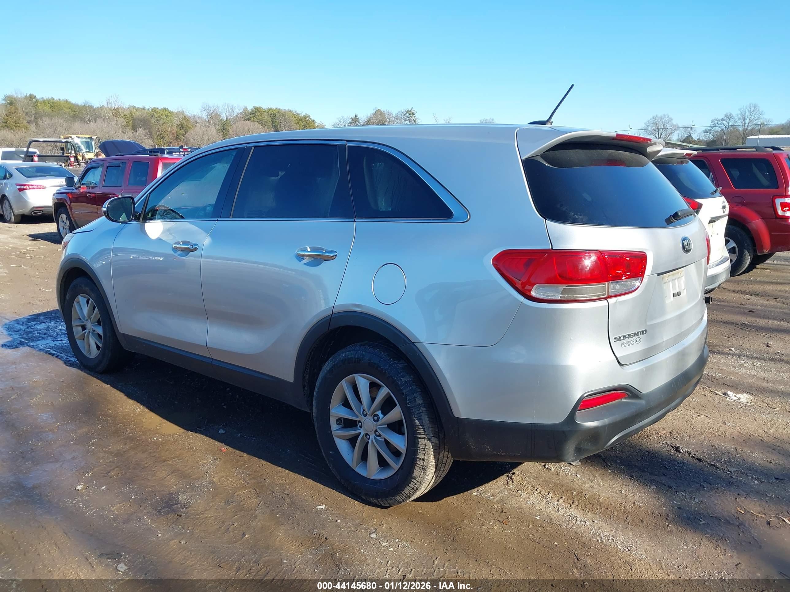 KIA SORENTO image 3