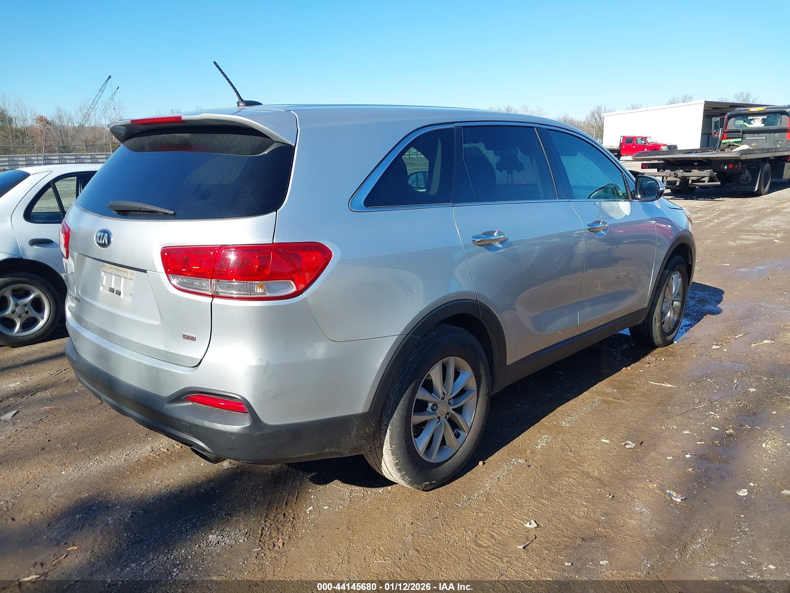 KIA SORENTO image 4