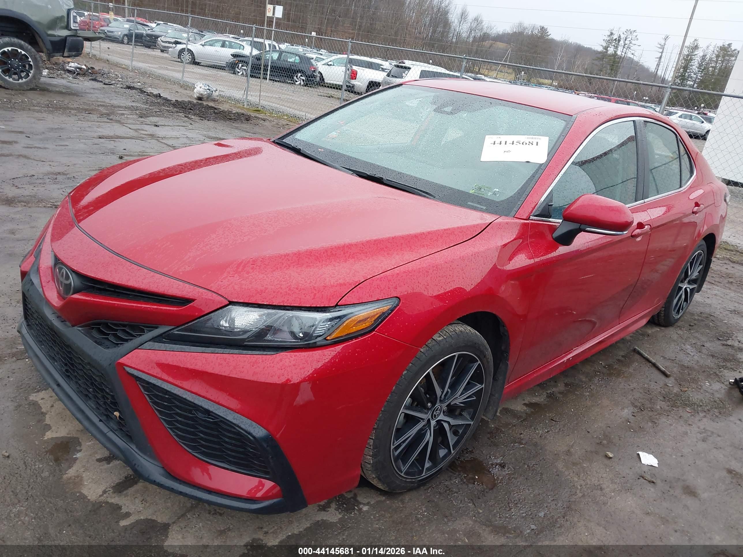 TOYOTA CAMRY image 2