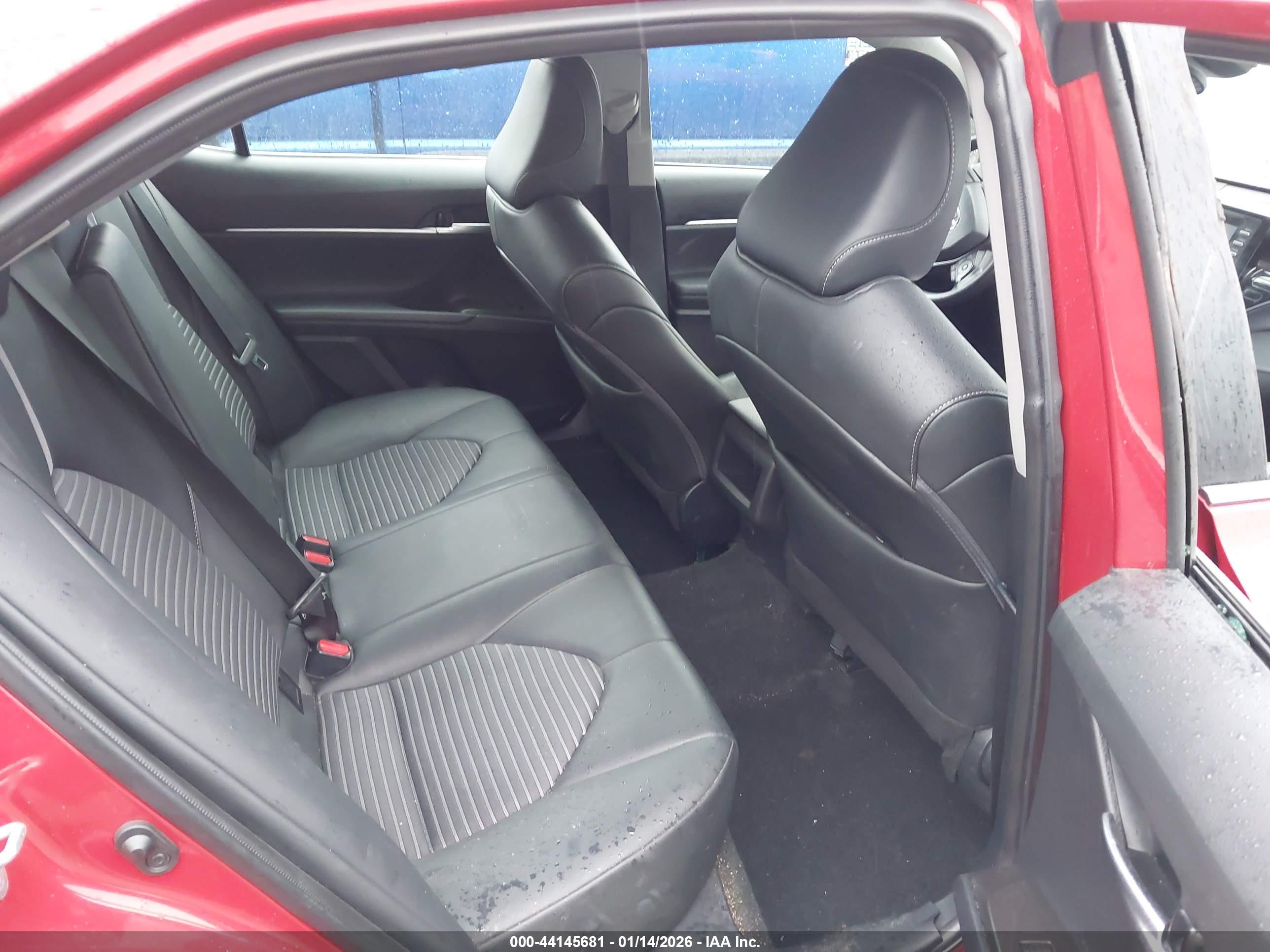 TOYOTA CAMRY image 8