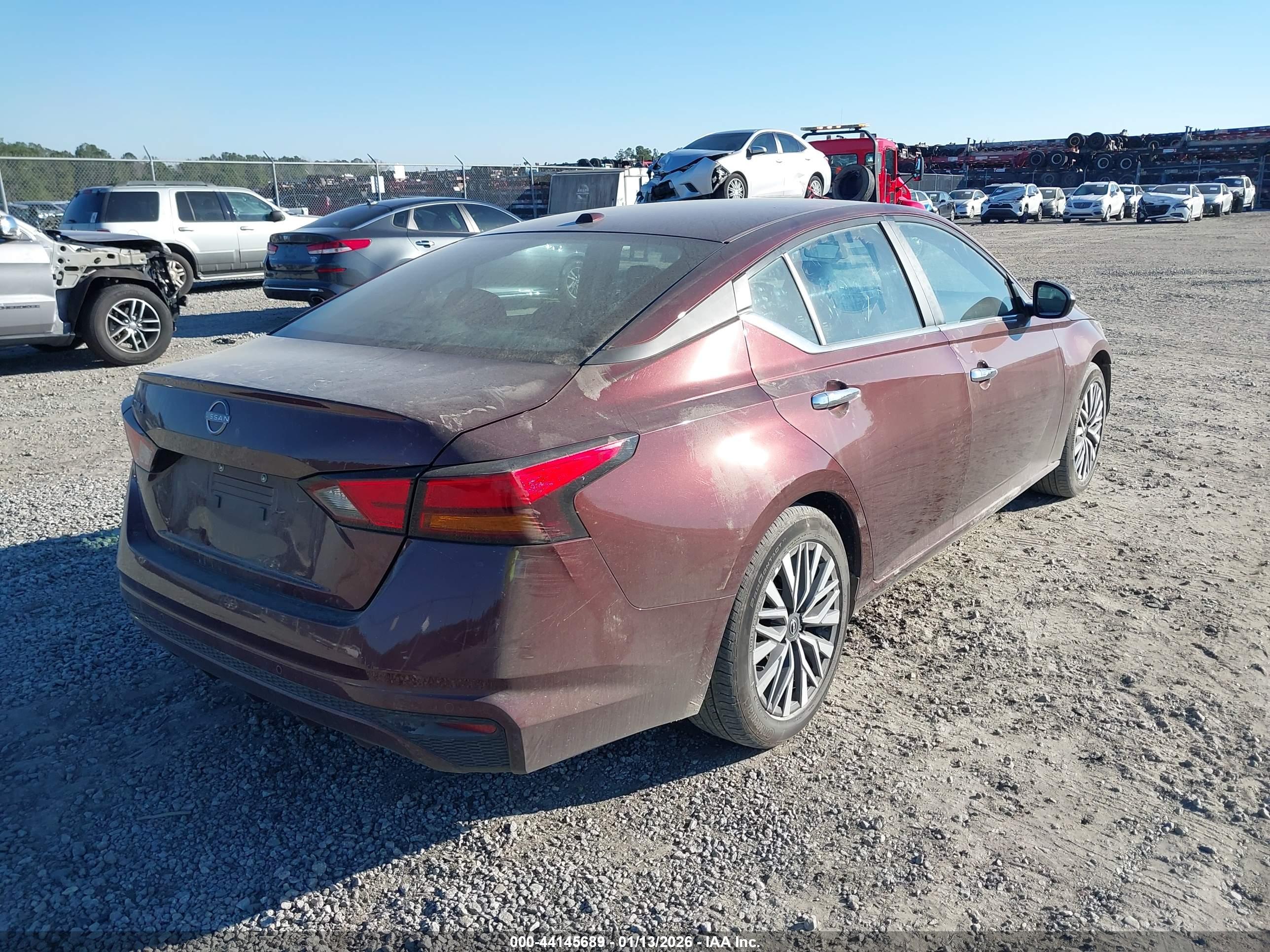NISSAN ALTIMA image 4