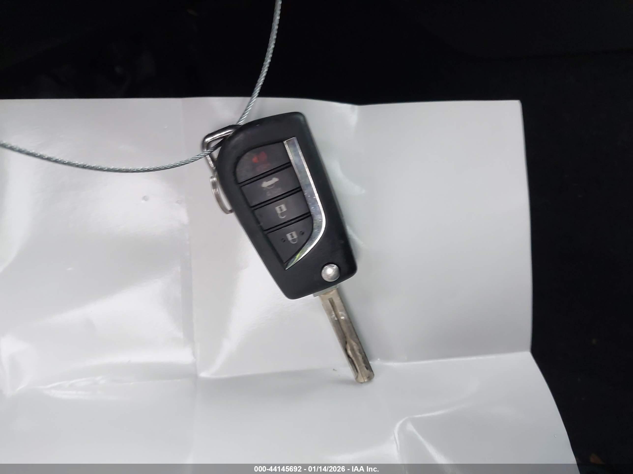 TOYOTA CAMRY image 11