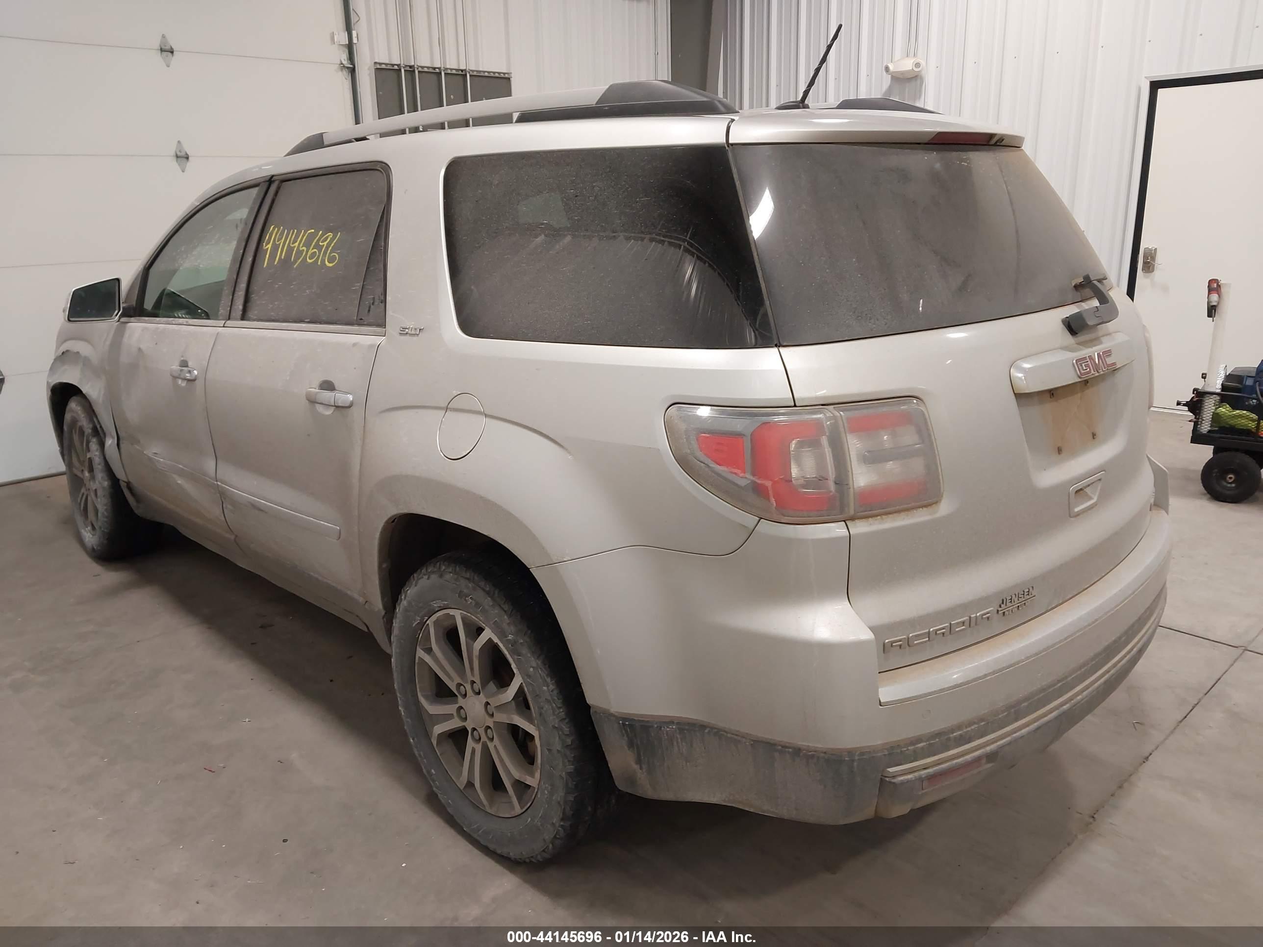 GMC ACADIA image 3