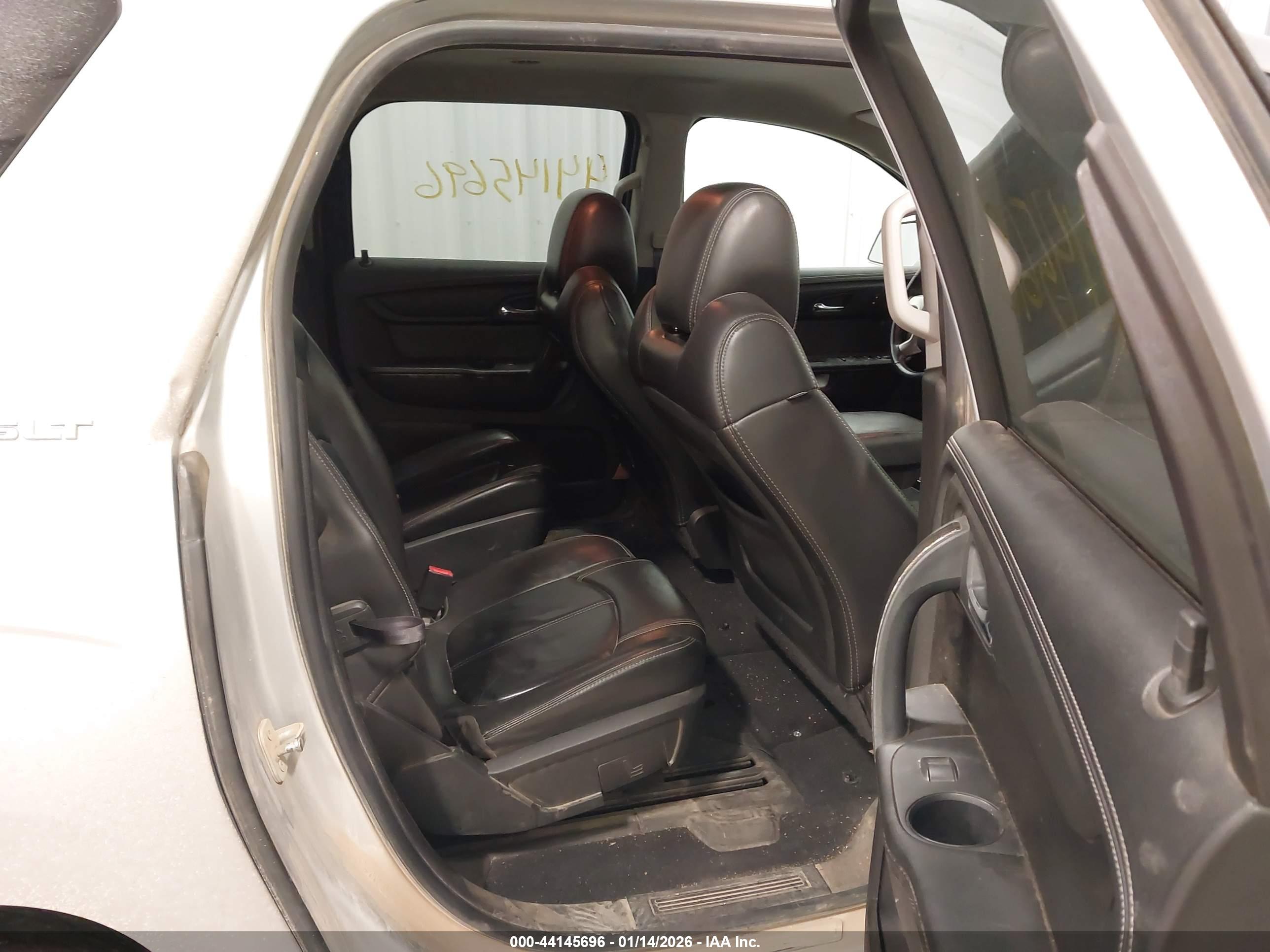 GMC ACADIA image 8