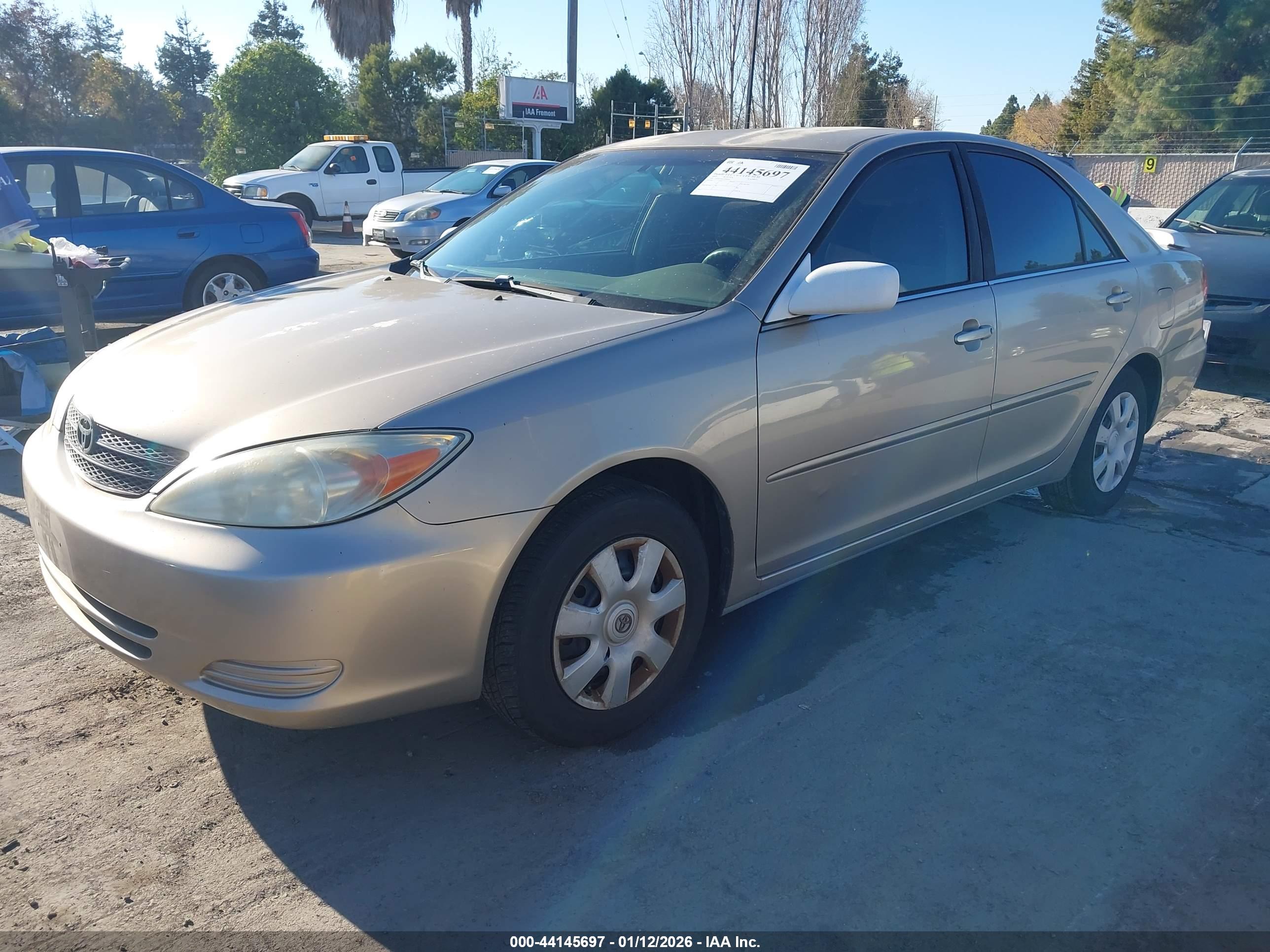 TOYOTA CAMRY image 2