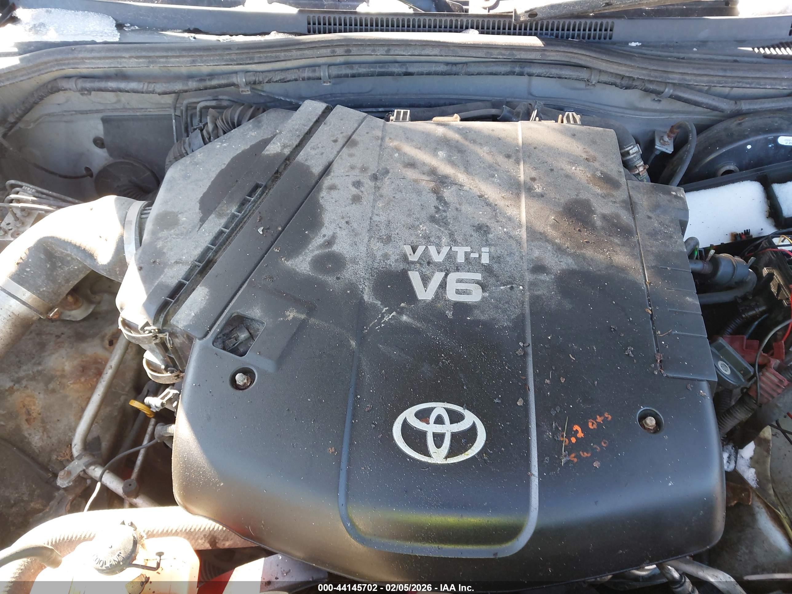 TOYOTA TACOMA image 10