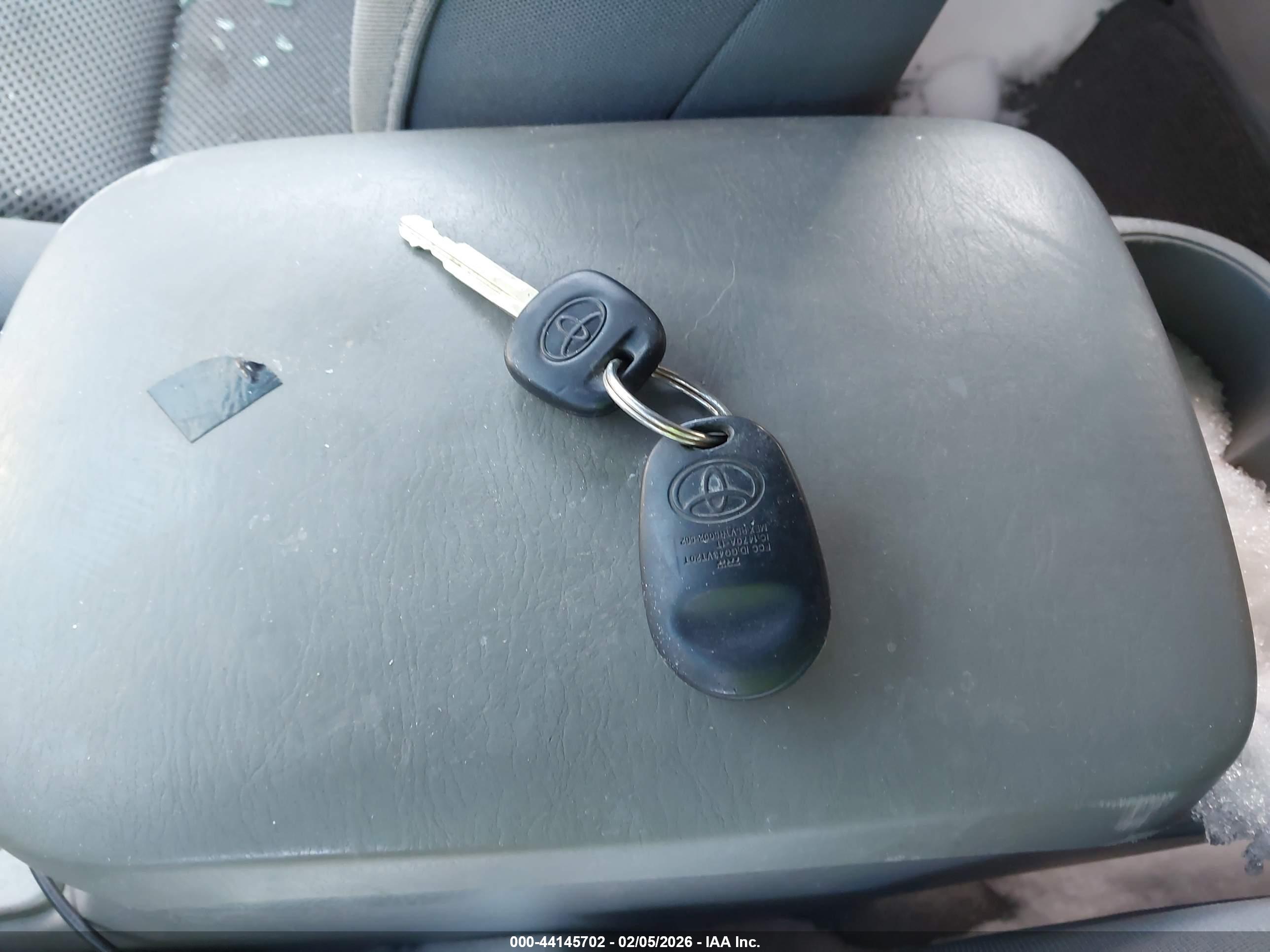 TOYOTA TACOMA image 11