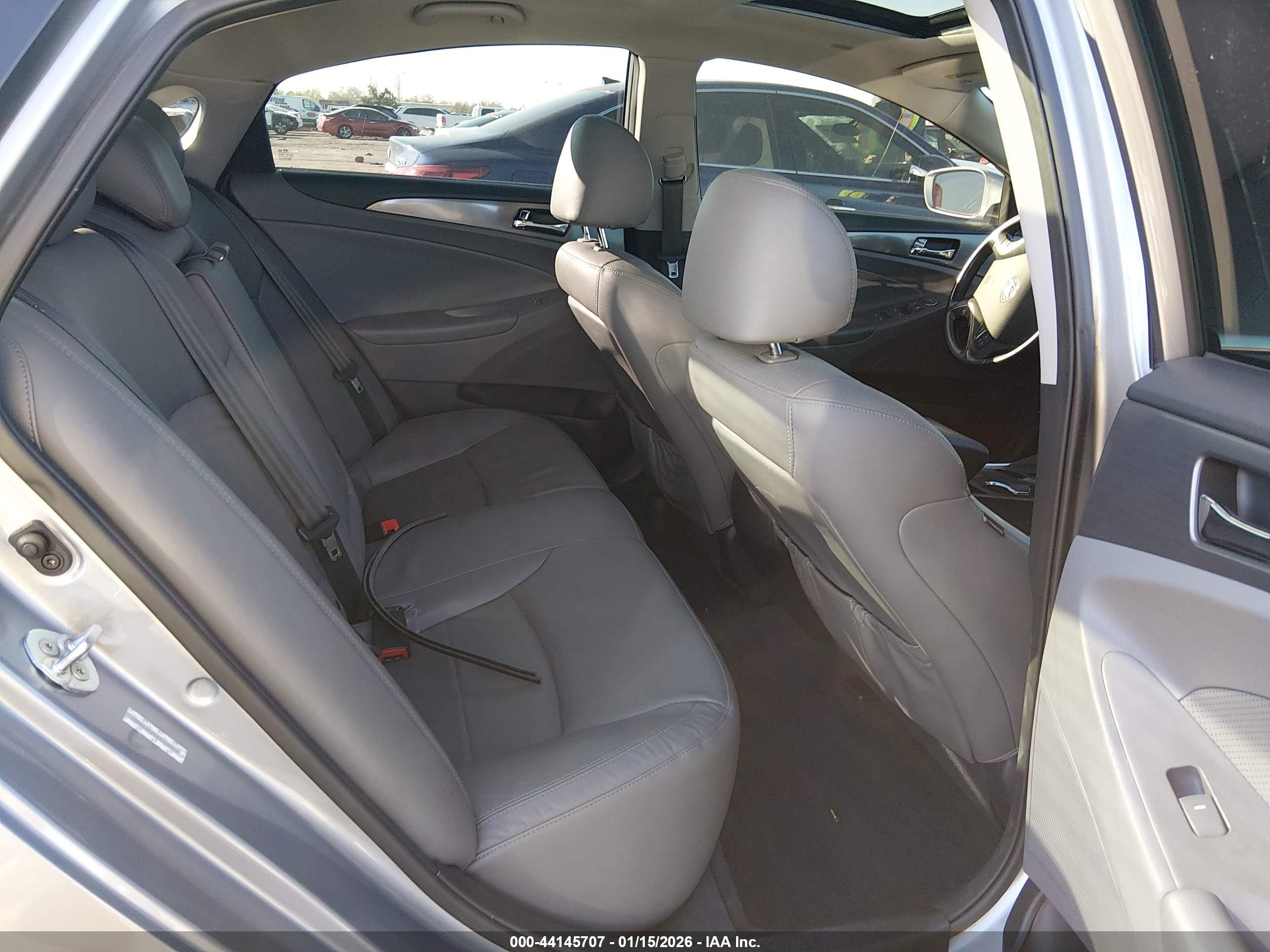 HYUNDAI SONATA image 8